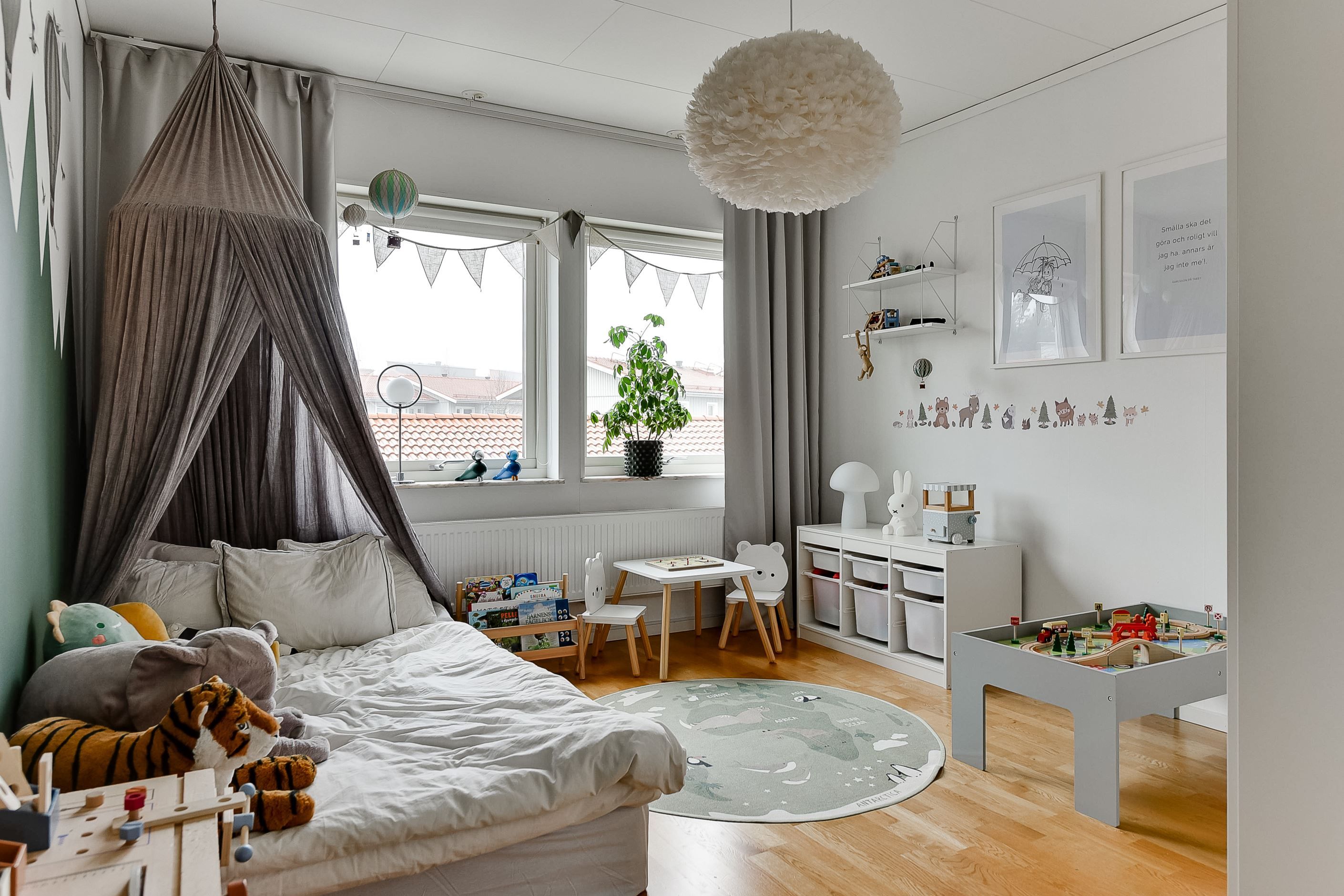 Sovrum 2 - övervåning