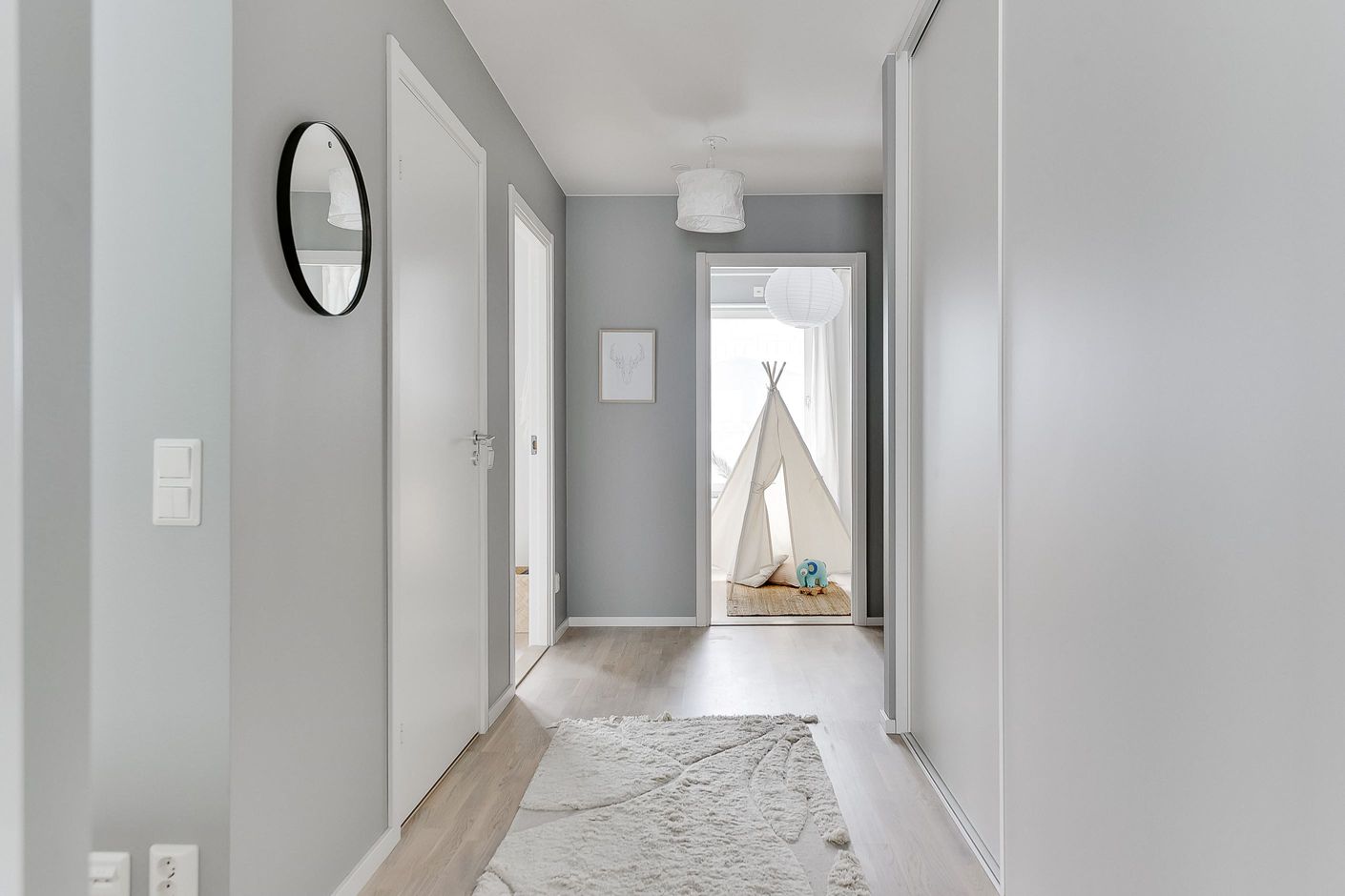 Inre hall mot sovrum