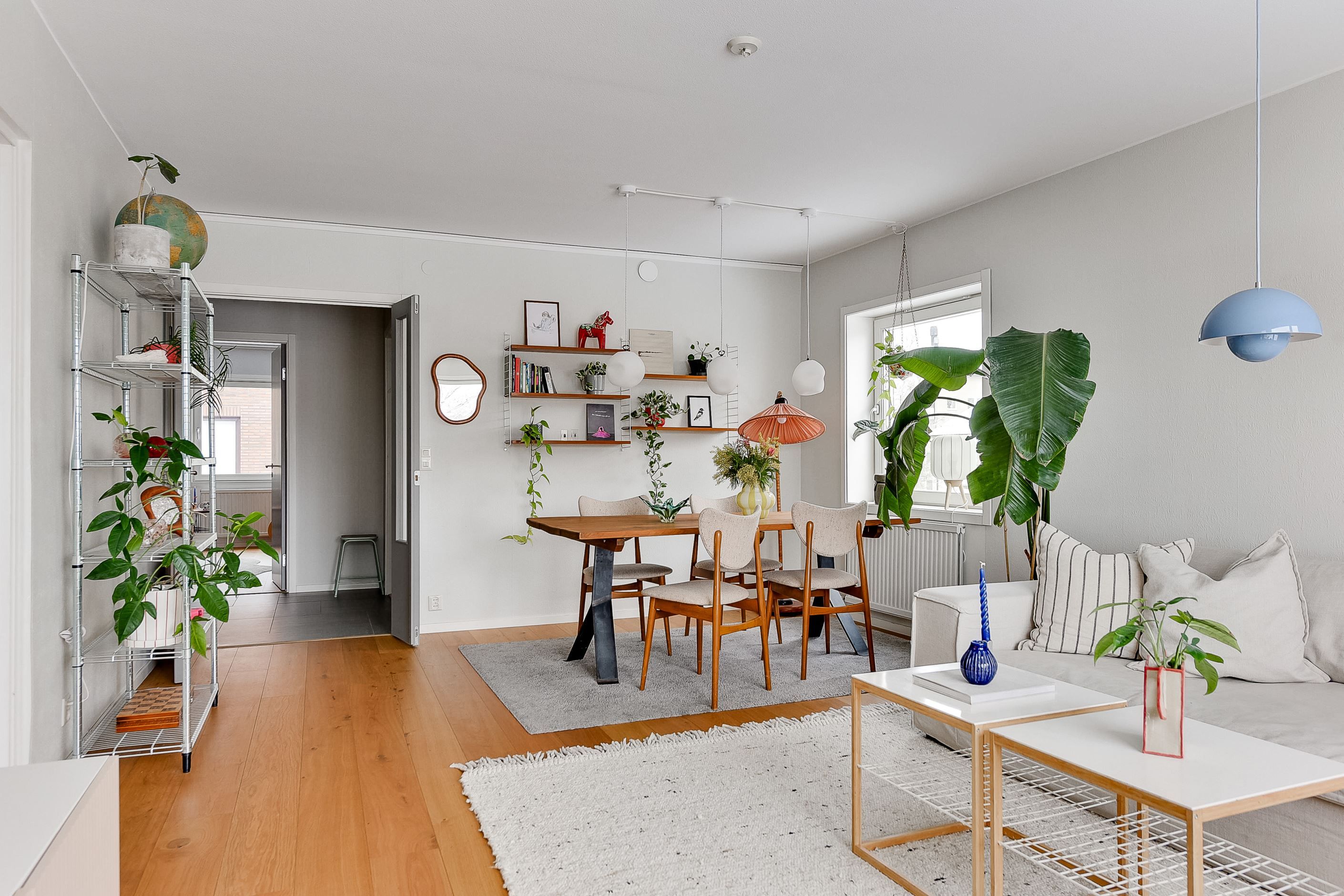 Vardagsrum med salongsdel