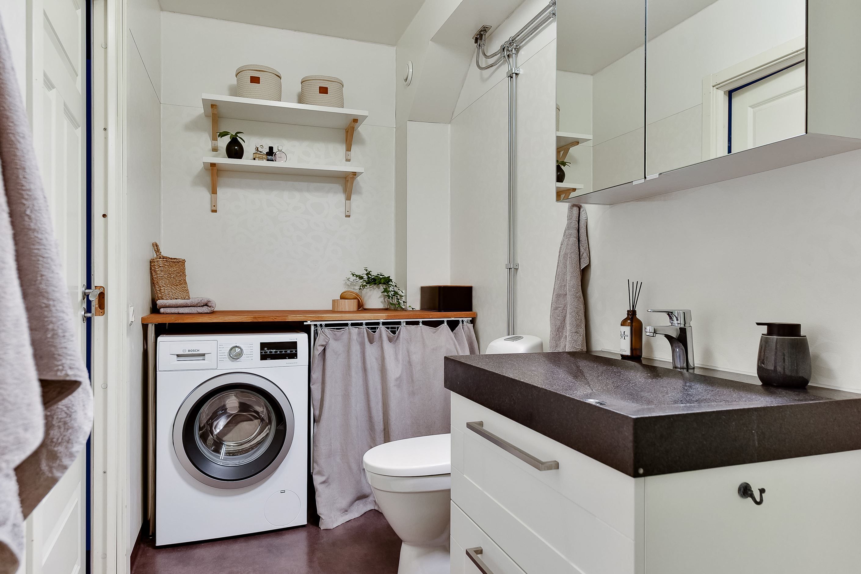 Duschrum med tvättdel