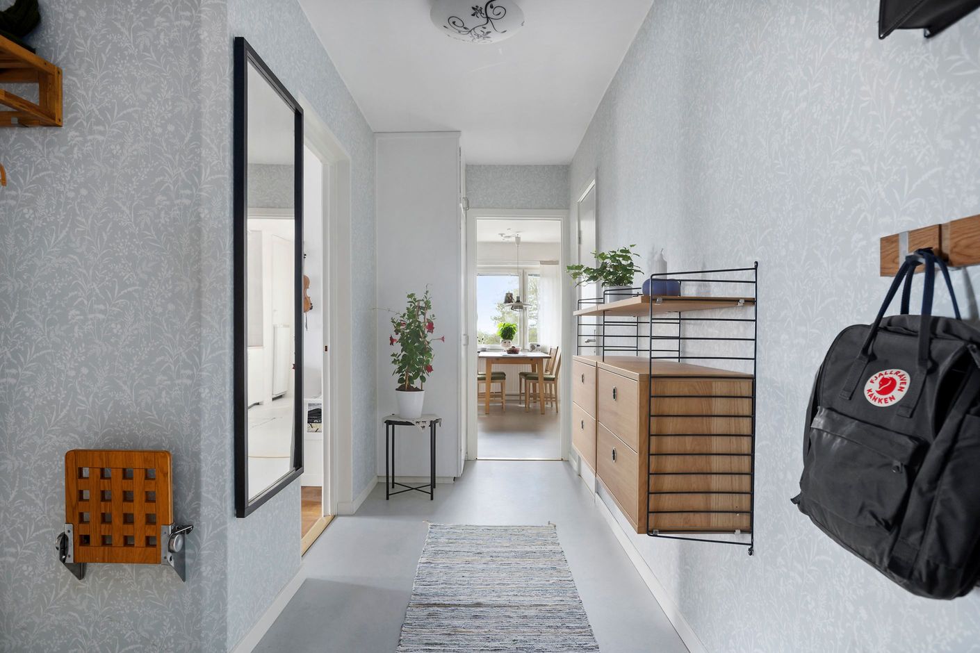 Hall mot Kök
