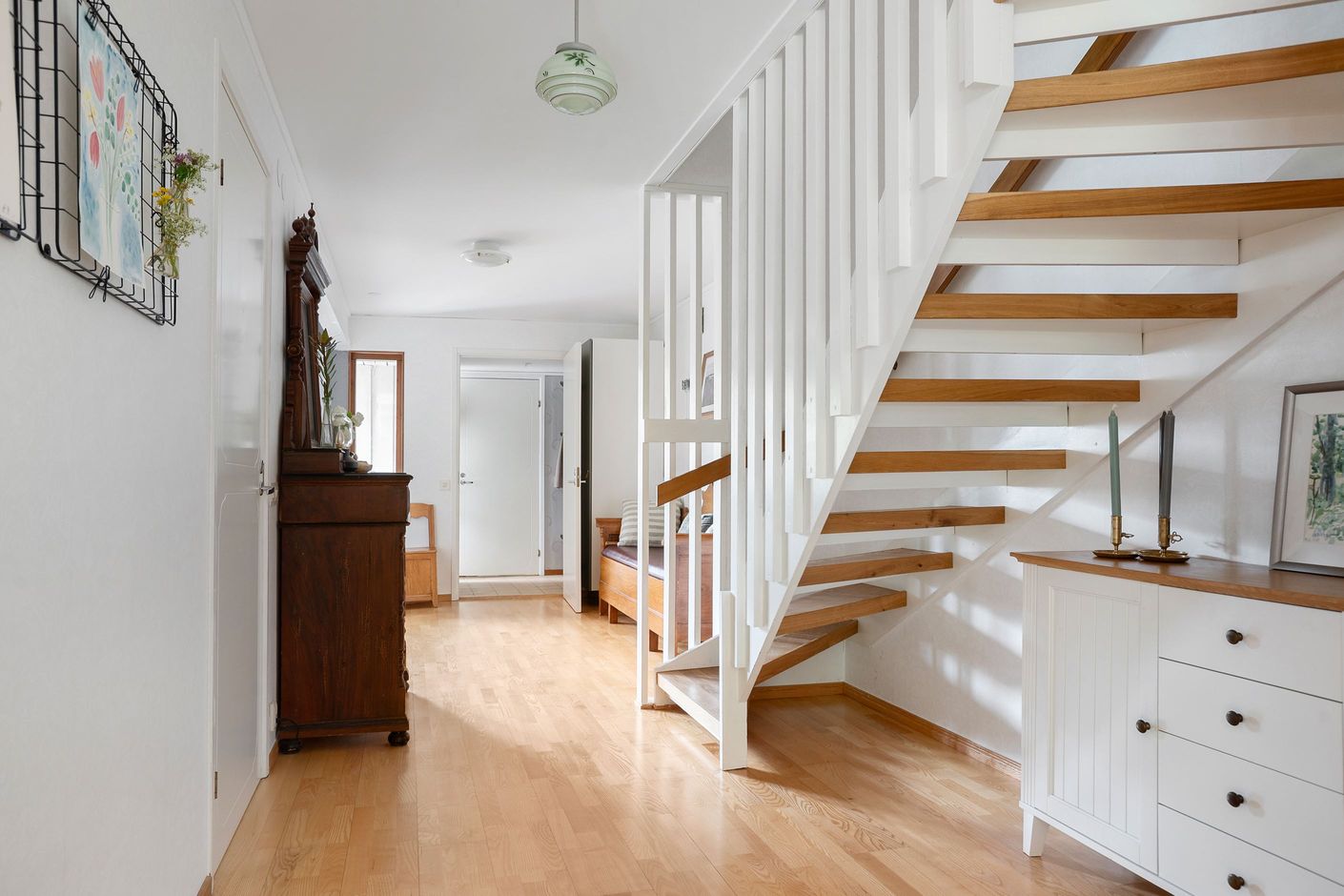 Inre hall