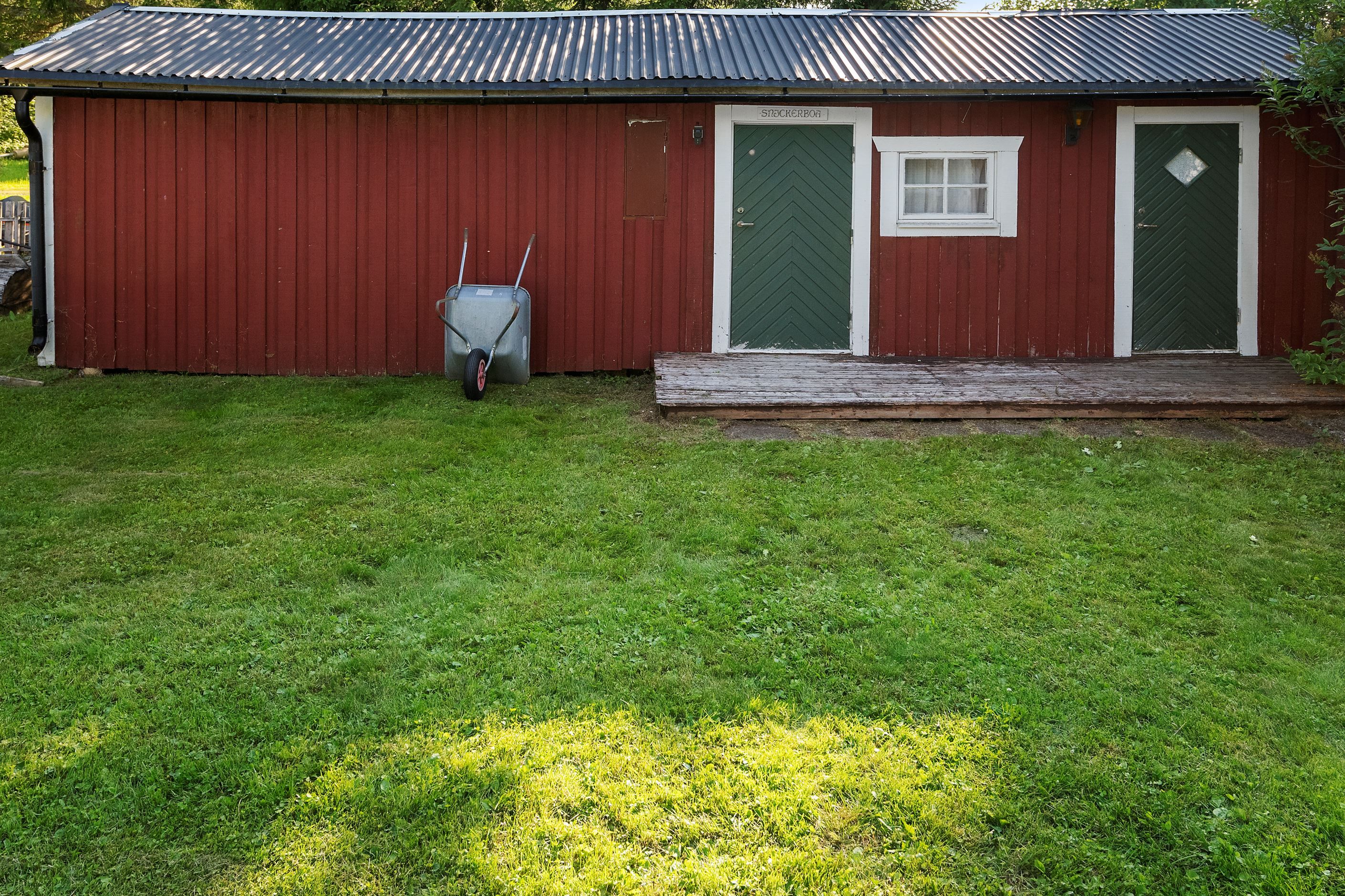 Snickarbod och bastu