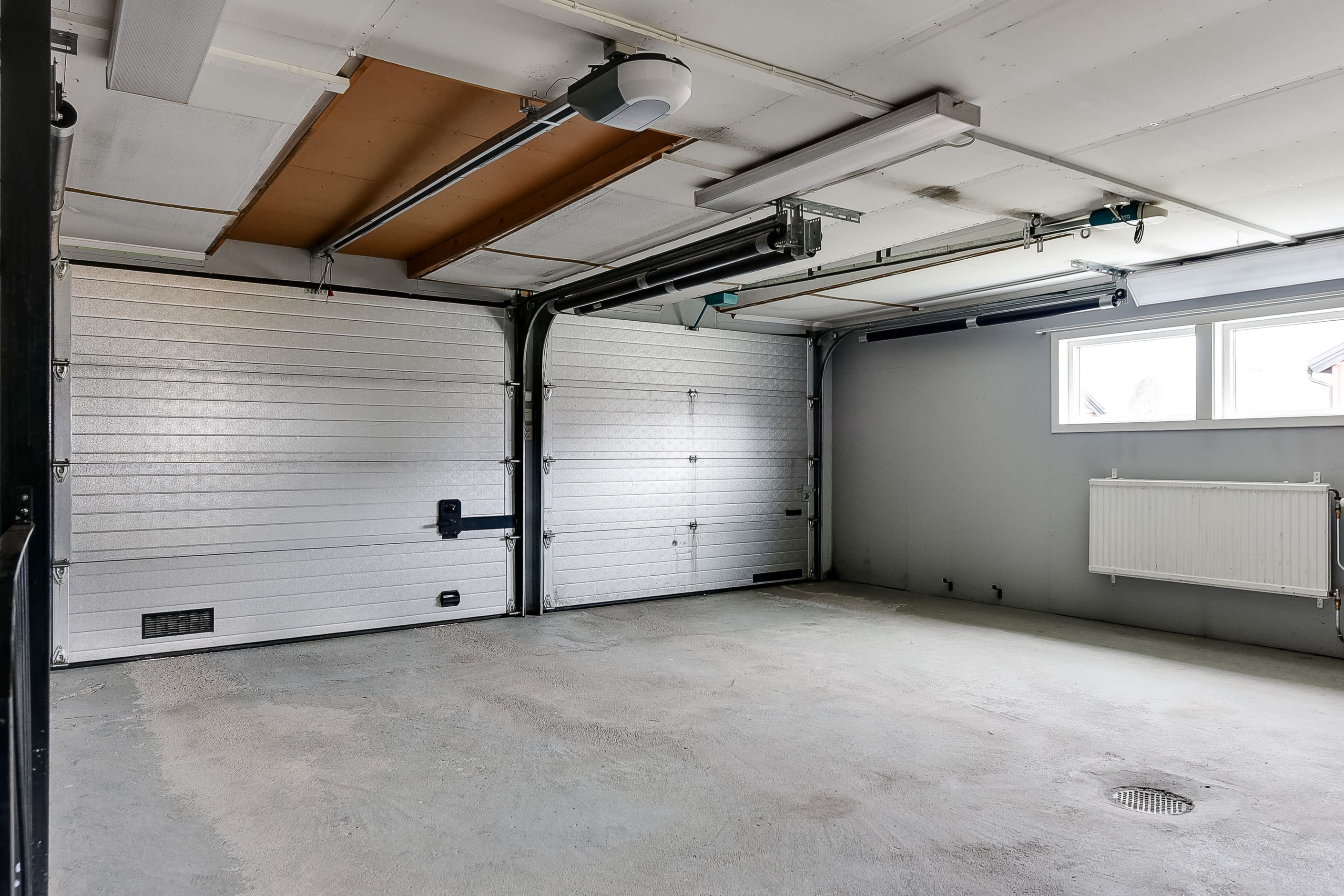 Varmgarage (dubbel) med verkstad