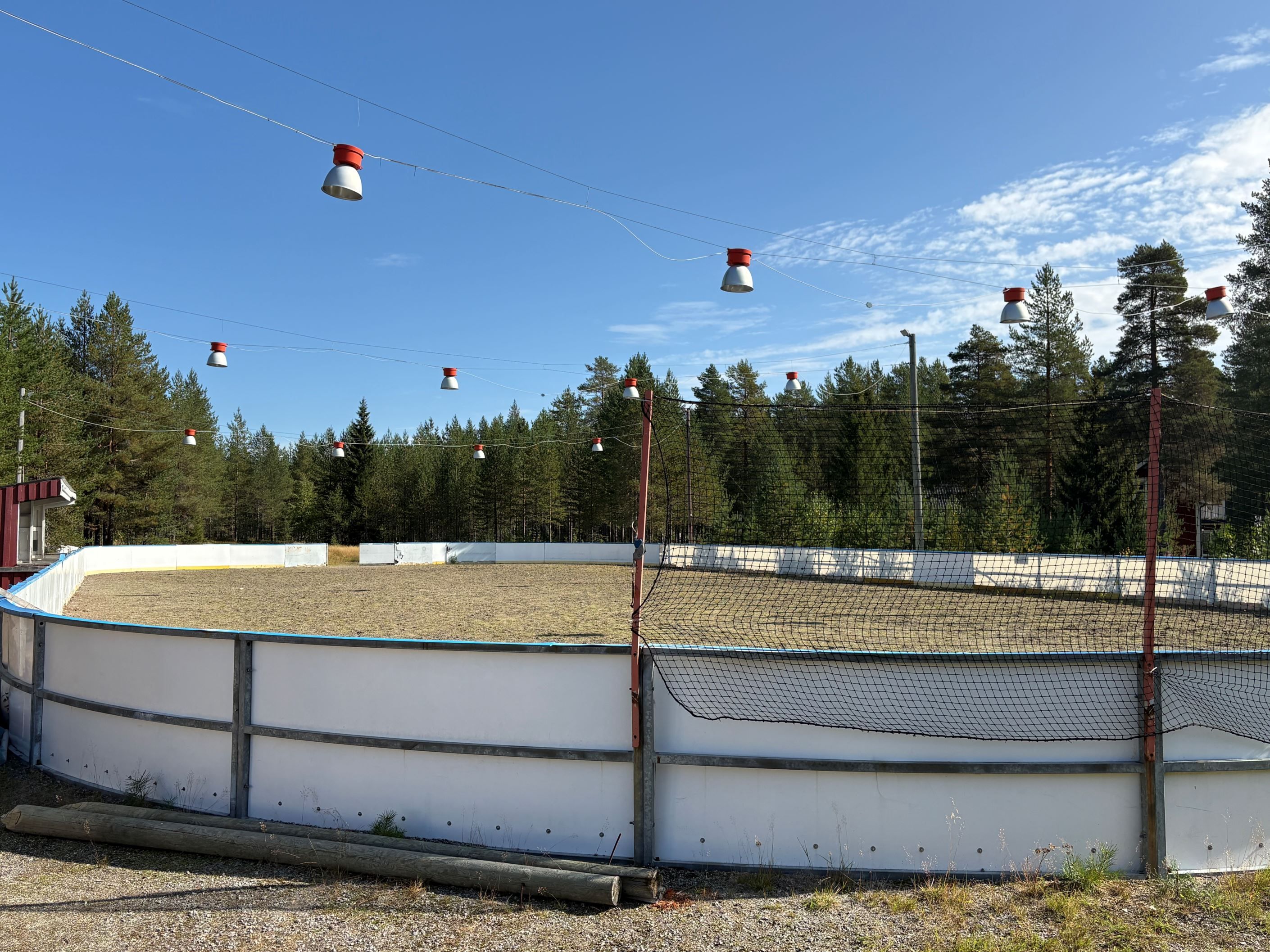 Isbana med sarg och belysning