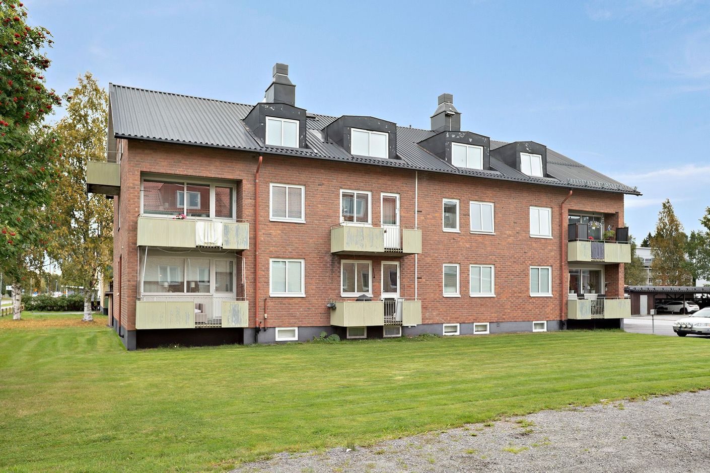 Frånsida med balkonger