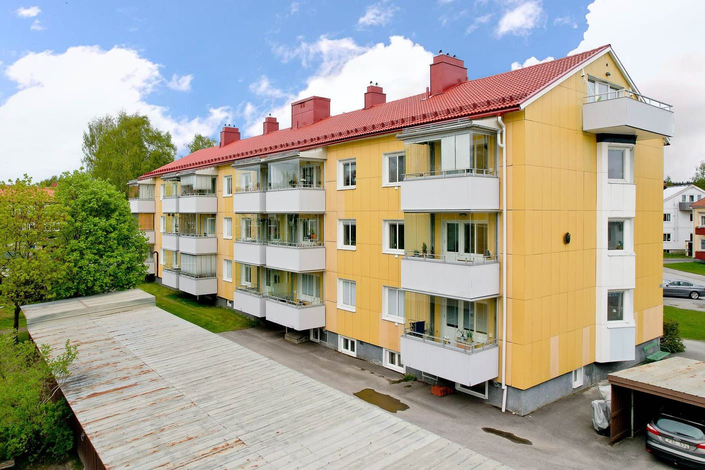 Inglasad balkong i sydvästläge