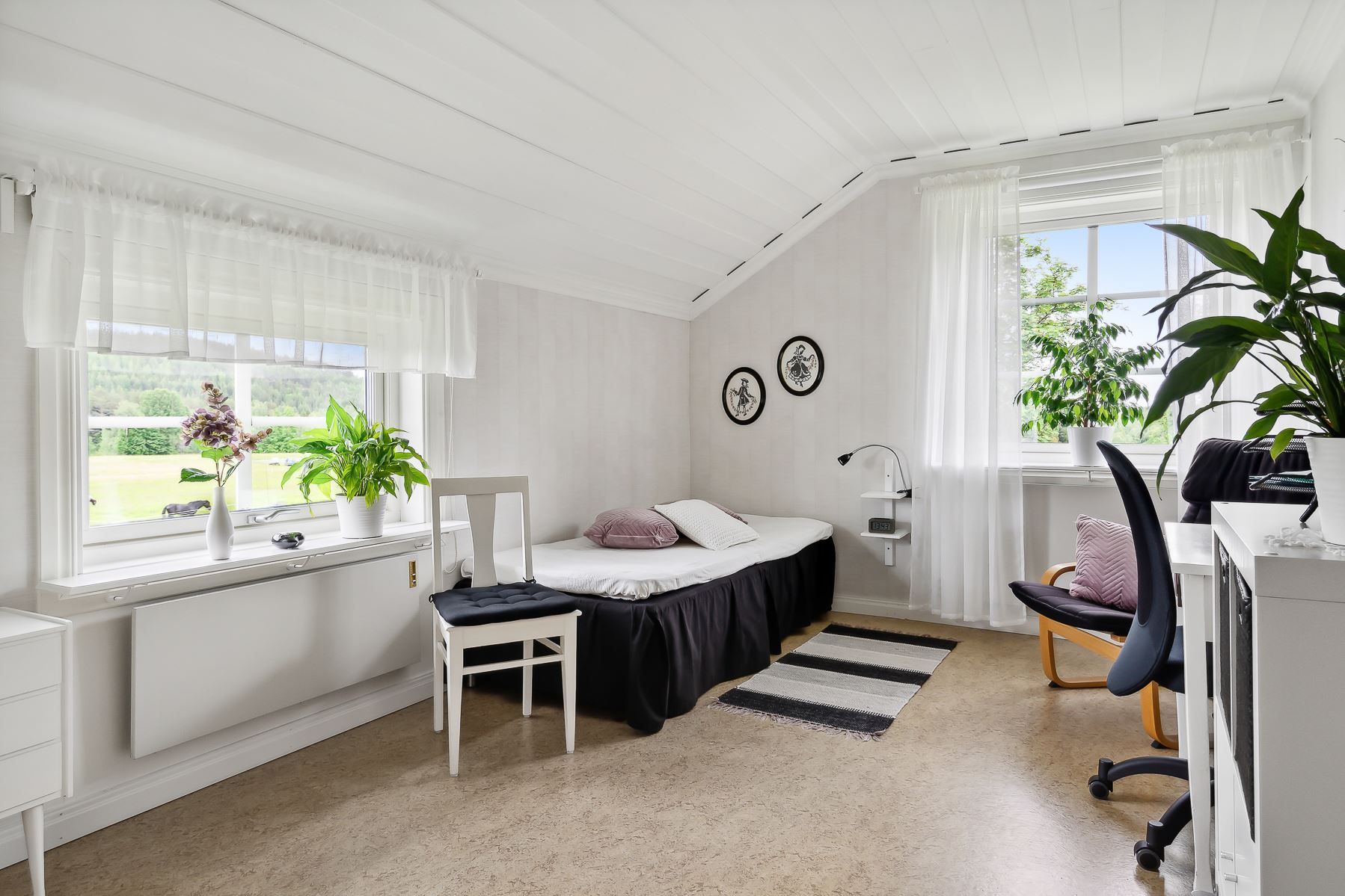 Sovrum 2 - övervåning