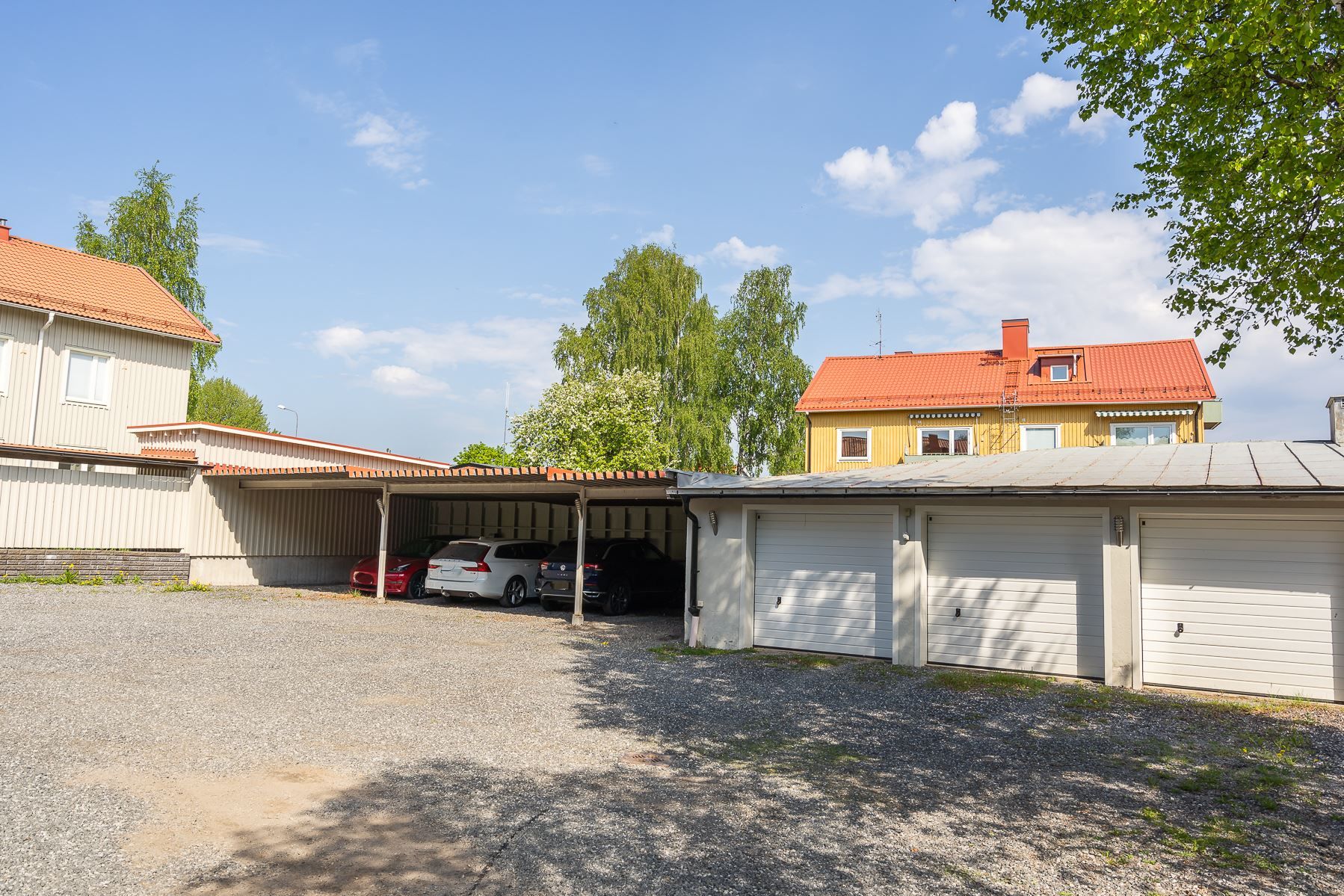 innergård - Carport / Garage