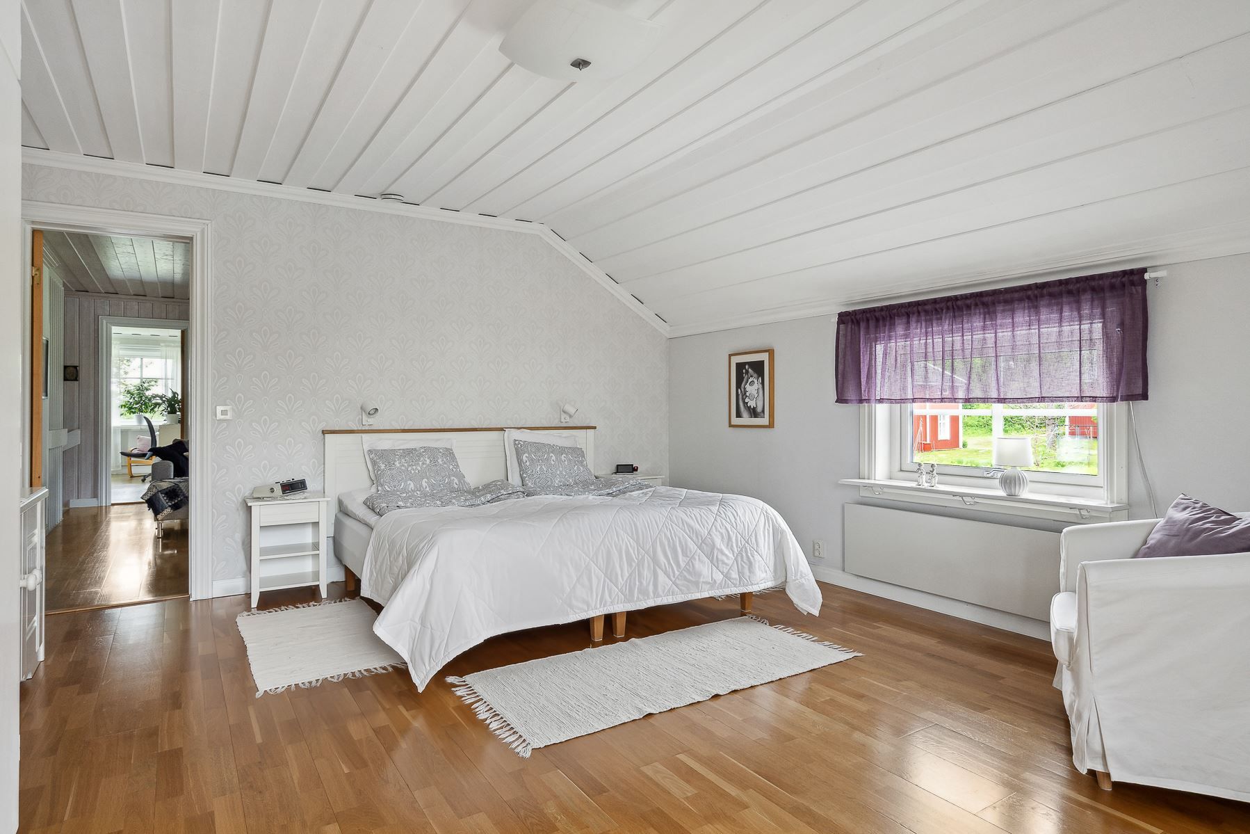 Sovrum 4 med klädkammare - övervåning