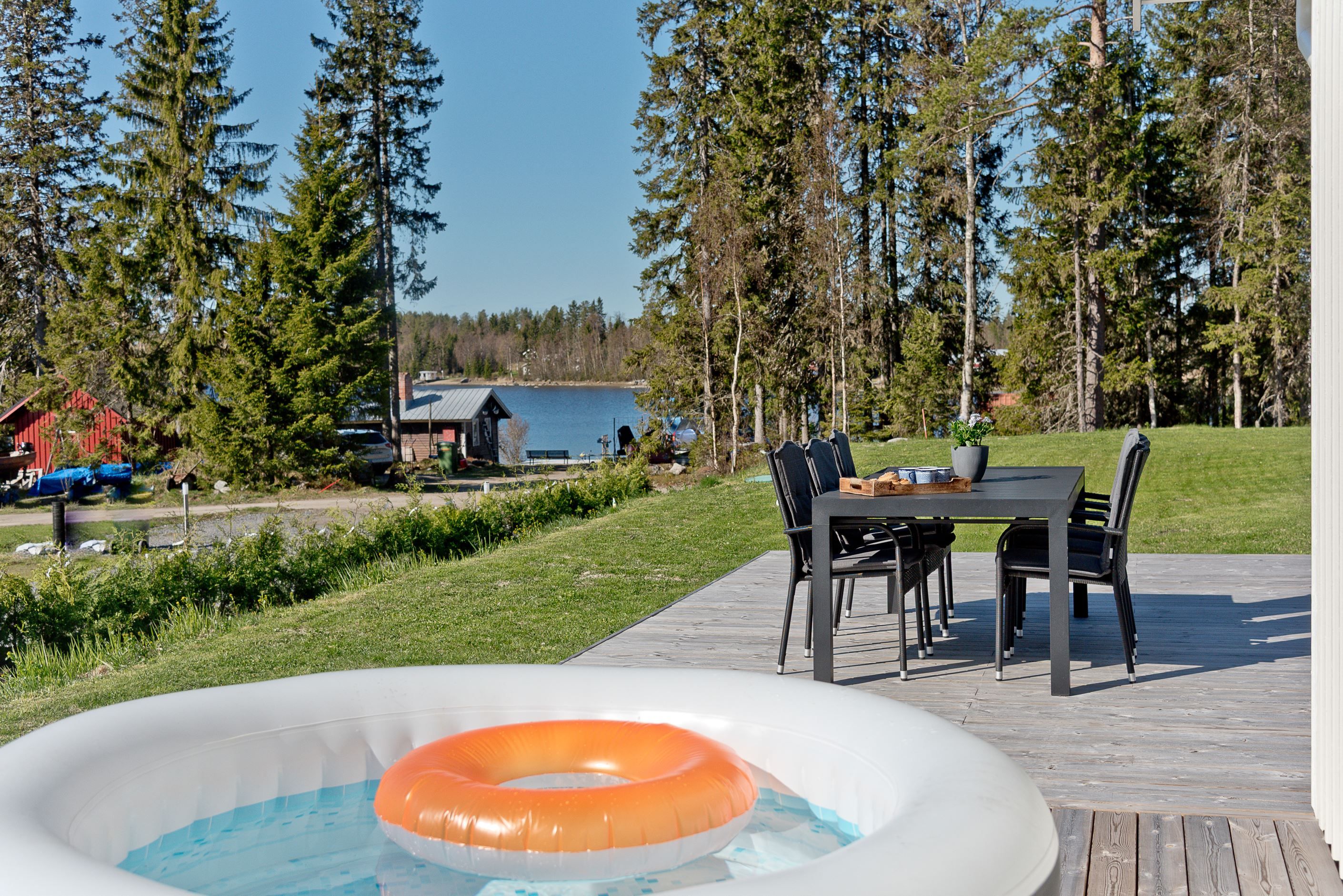 Altan i västerläge med utsikt mot havet