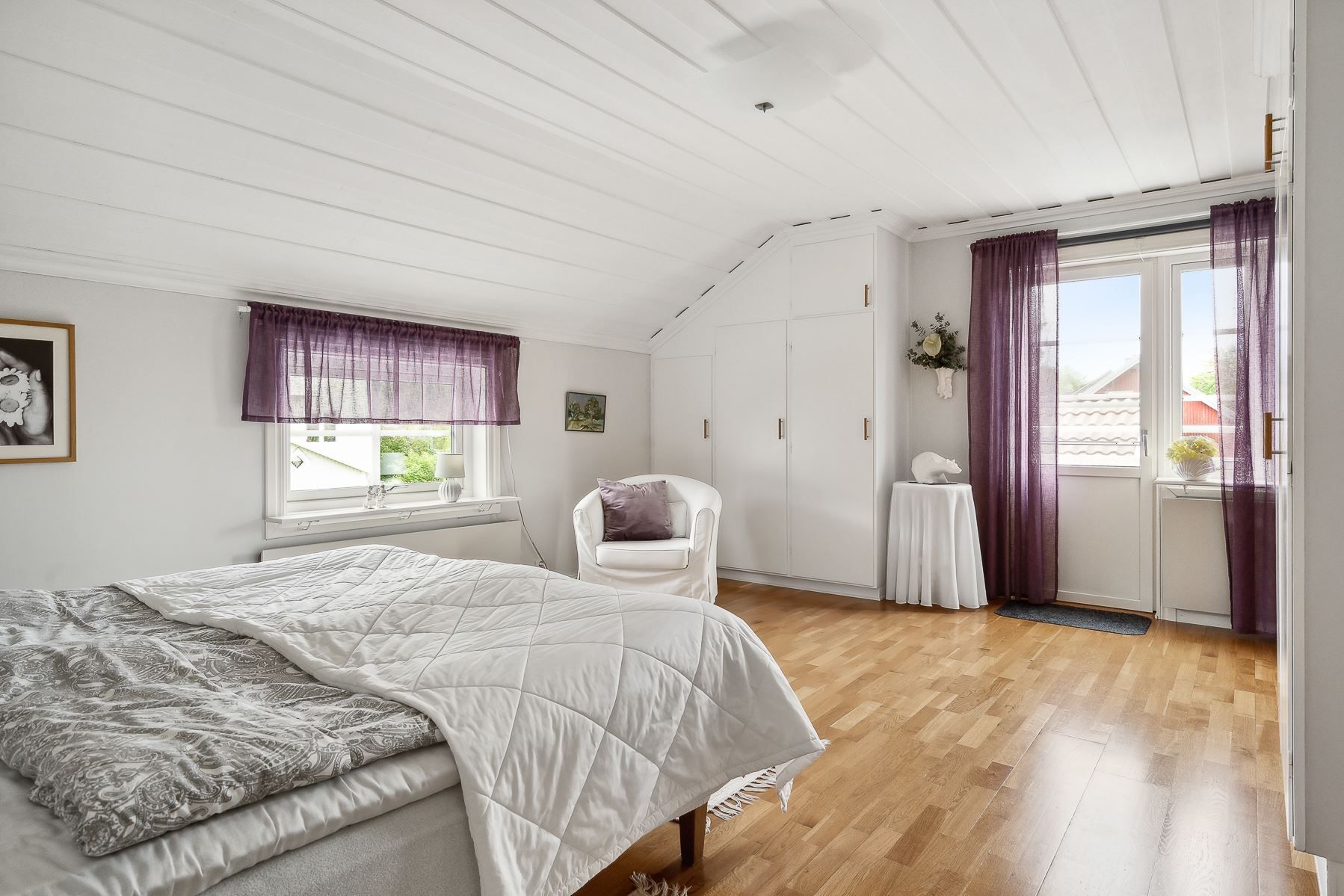 Sovrum 4 med klädkammare - övervåning