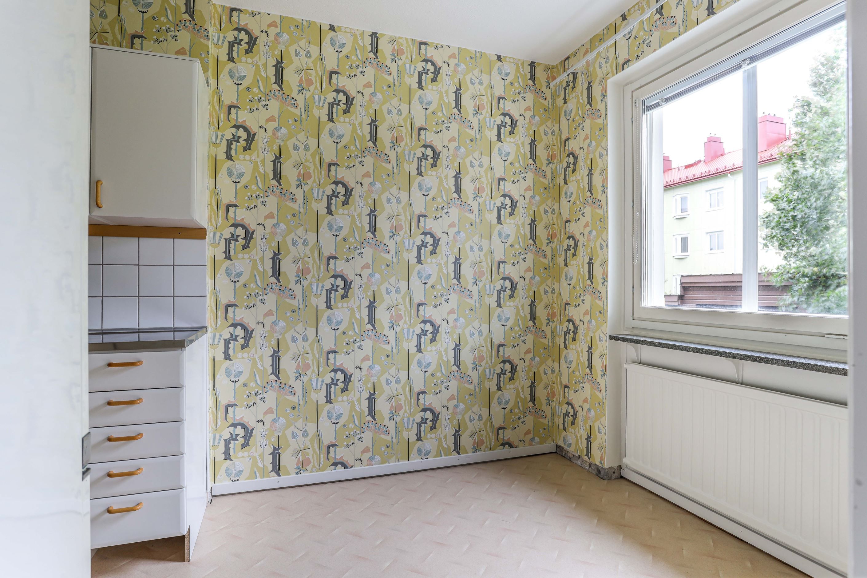 Matplats vid fönstret