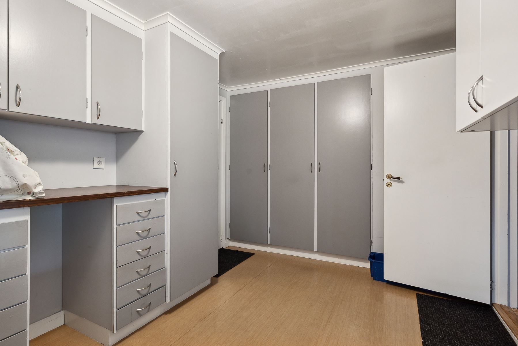 Groventré med förrådsmöjligheter