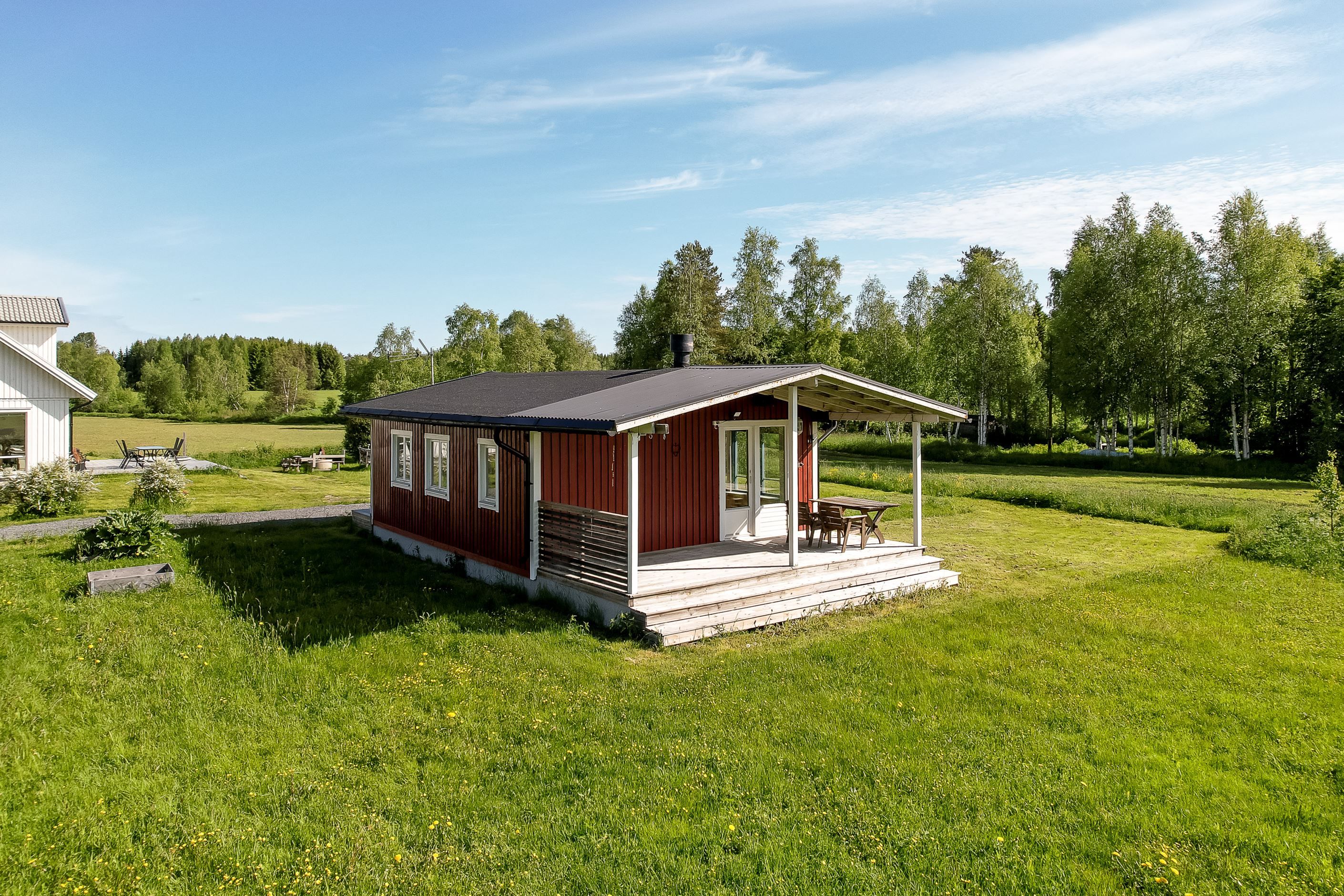 Gästhus med uteplats