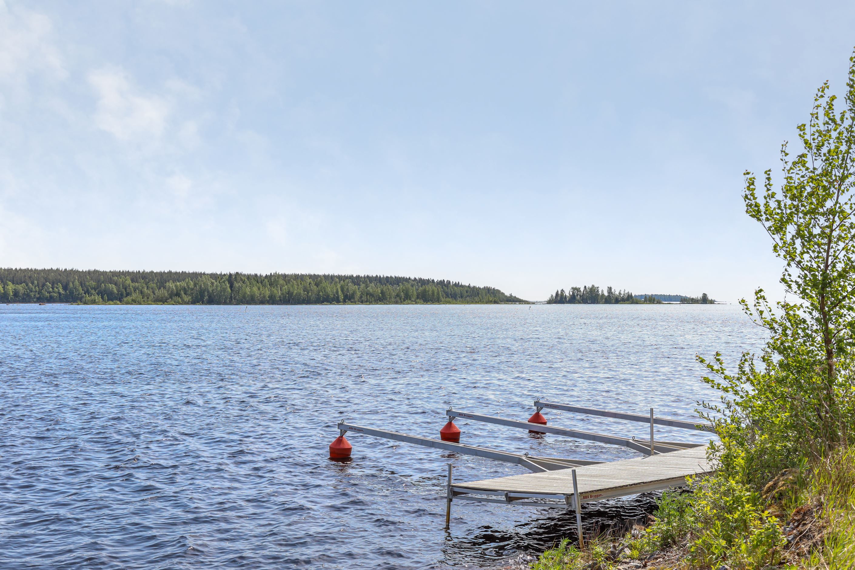 Gångavstånd till havet och egen båtplats