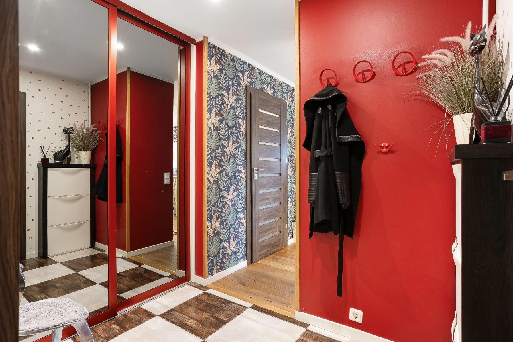 Hall med inbyggd garderob