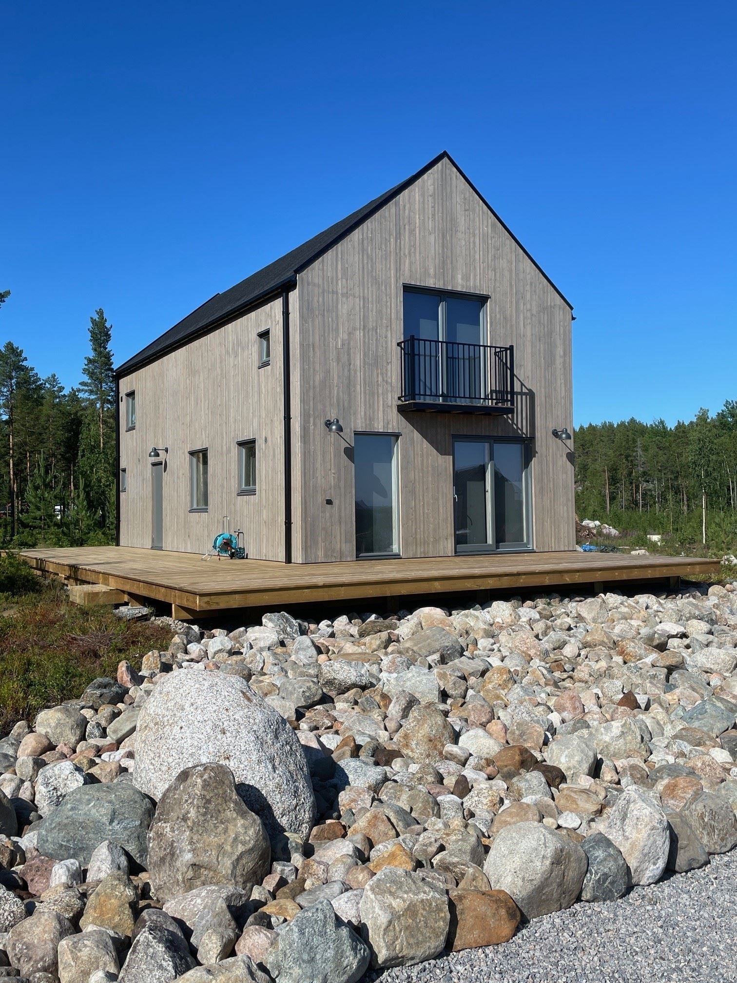 Bilder från grannfastighet!