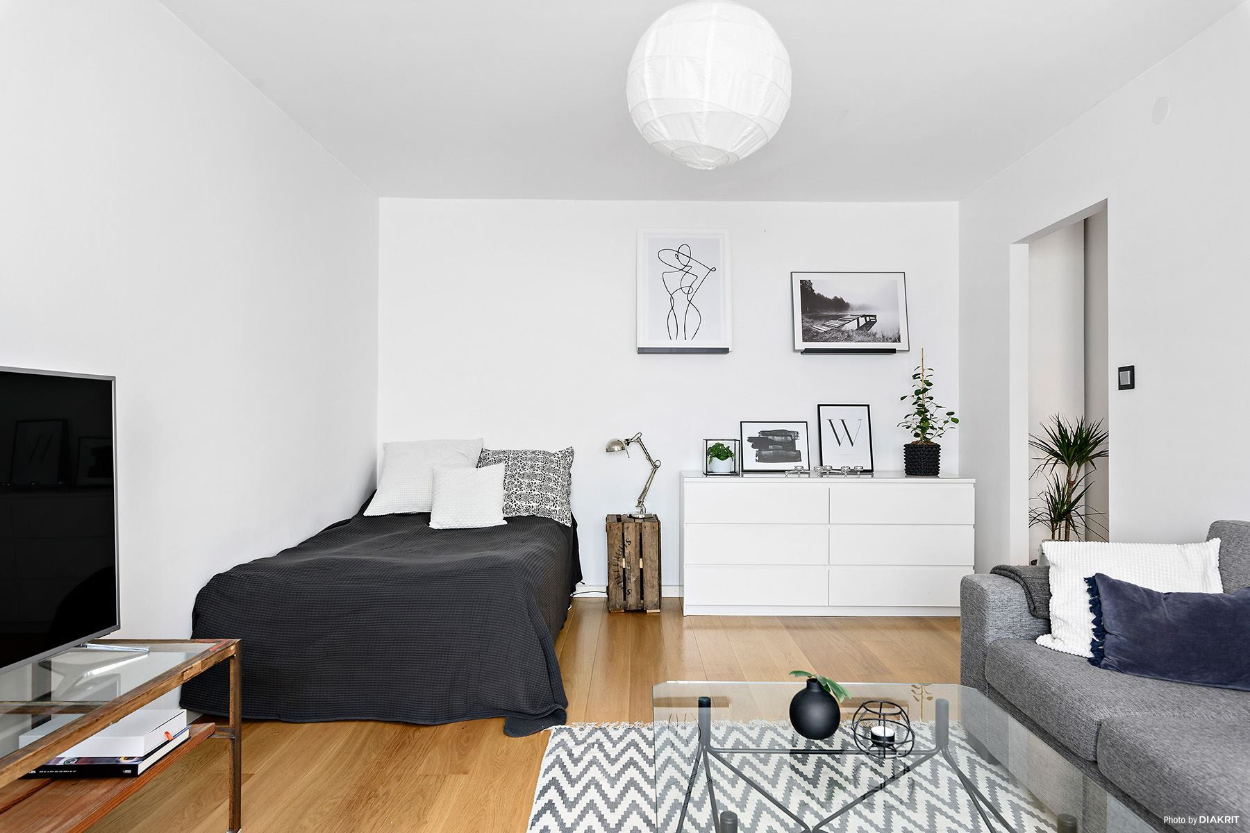 sovrumsdel i vardagsrummet.