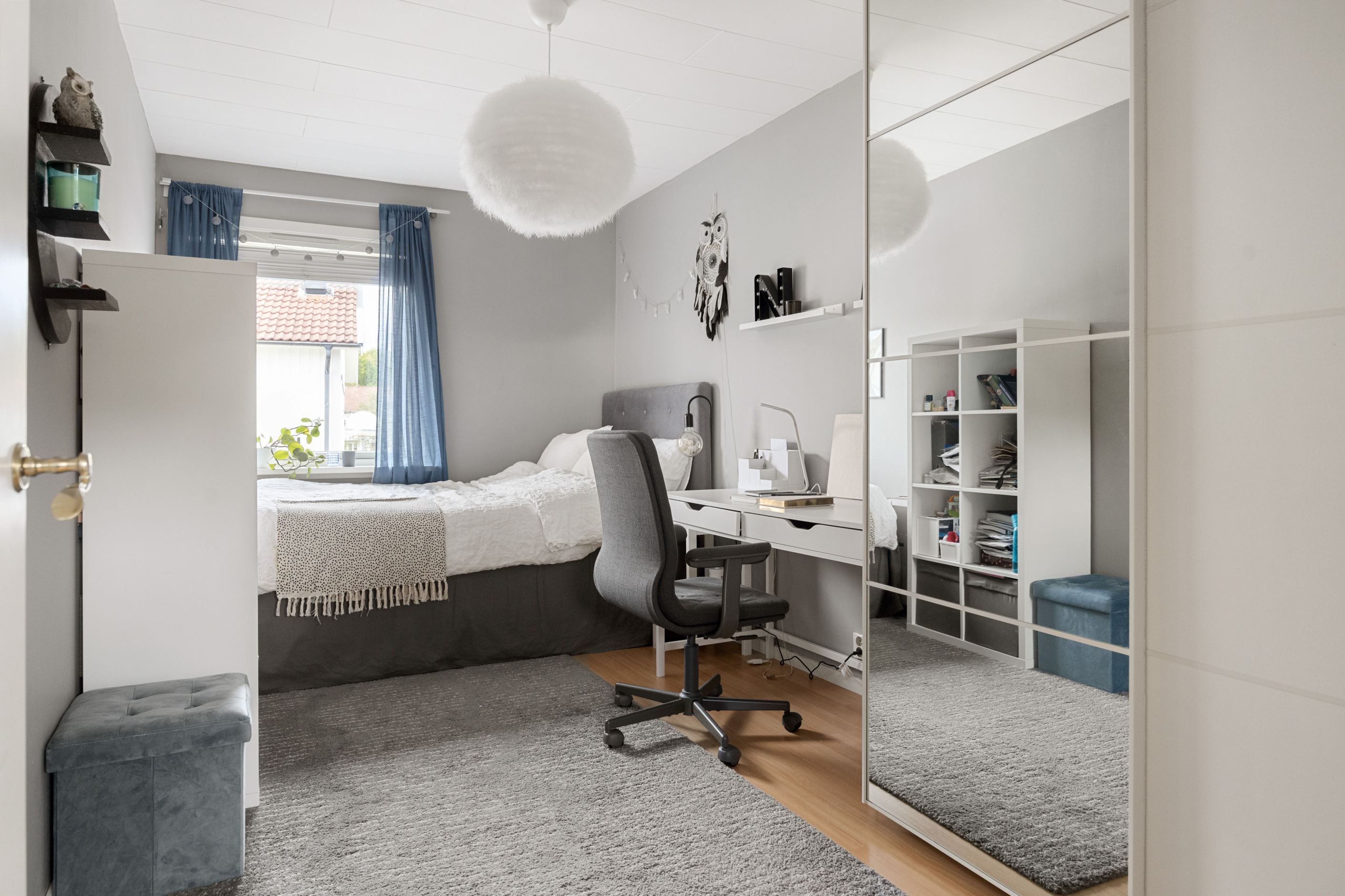 Sovrum 2 övre plan.