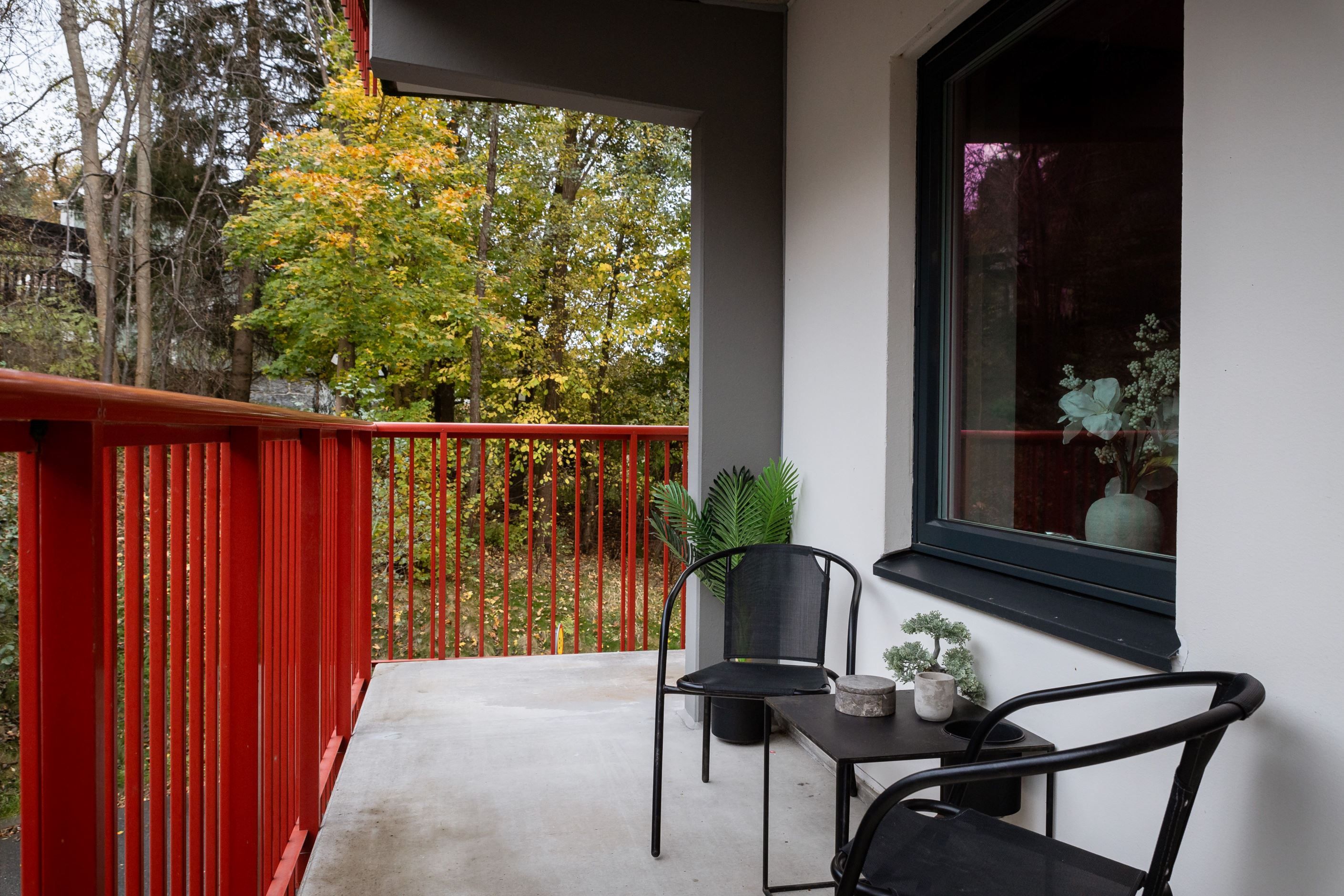 Privat yta som hörnlägenhet!