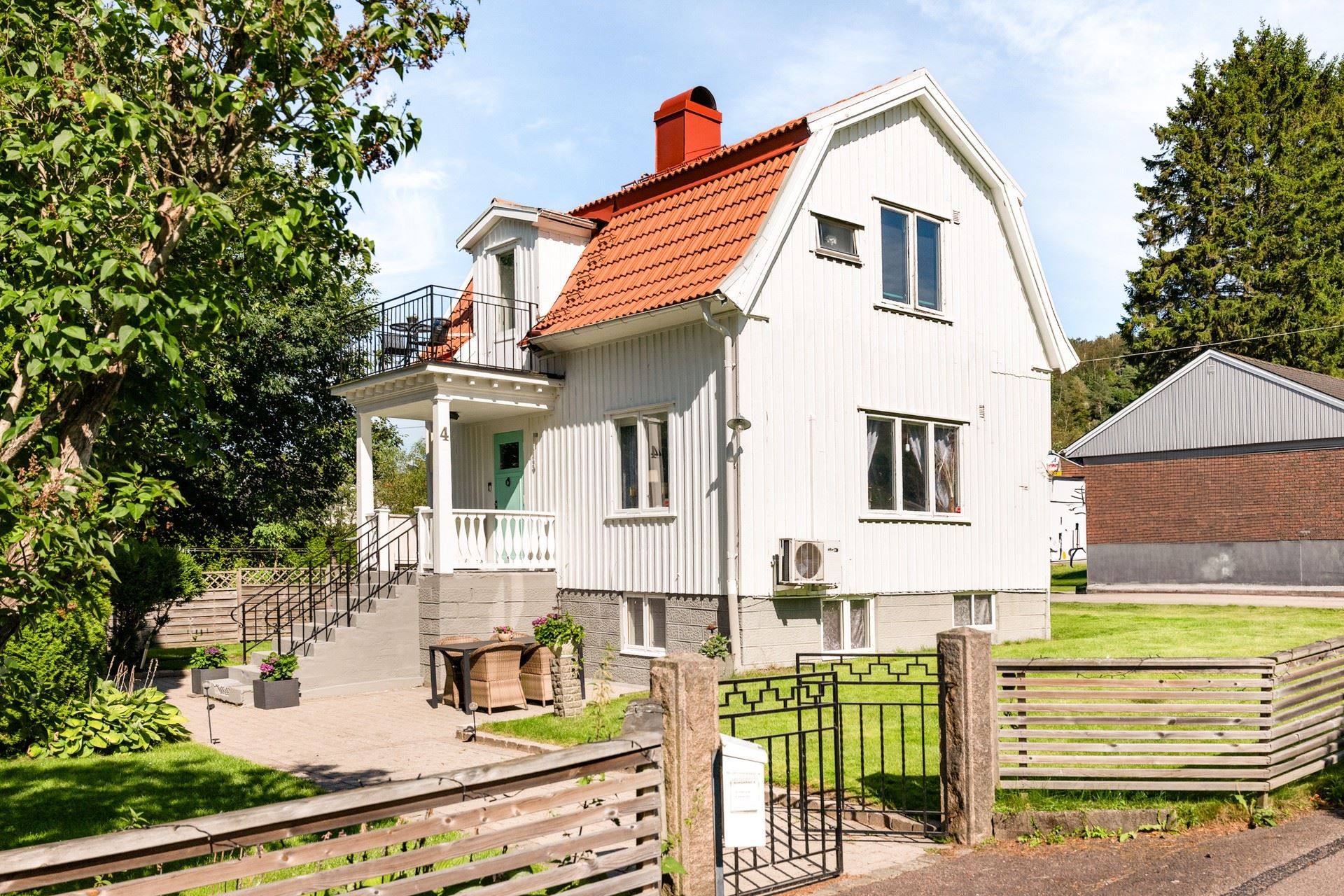 Välkomnande entré.