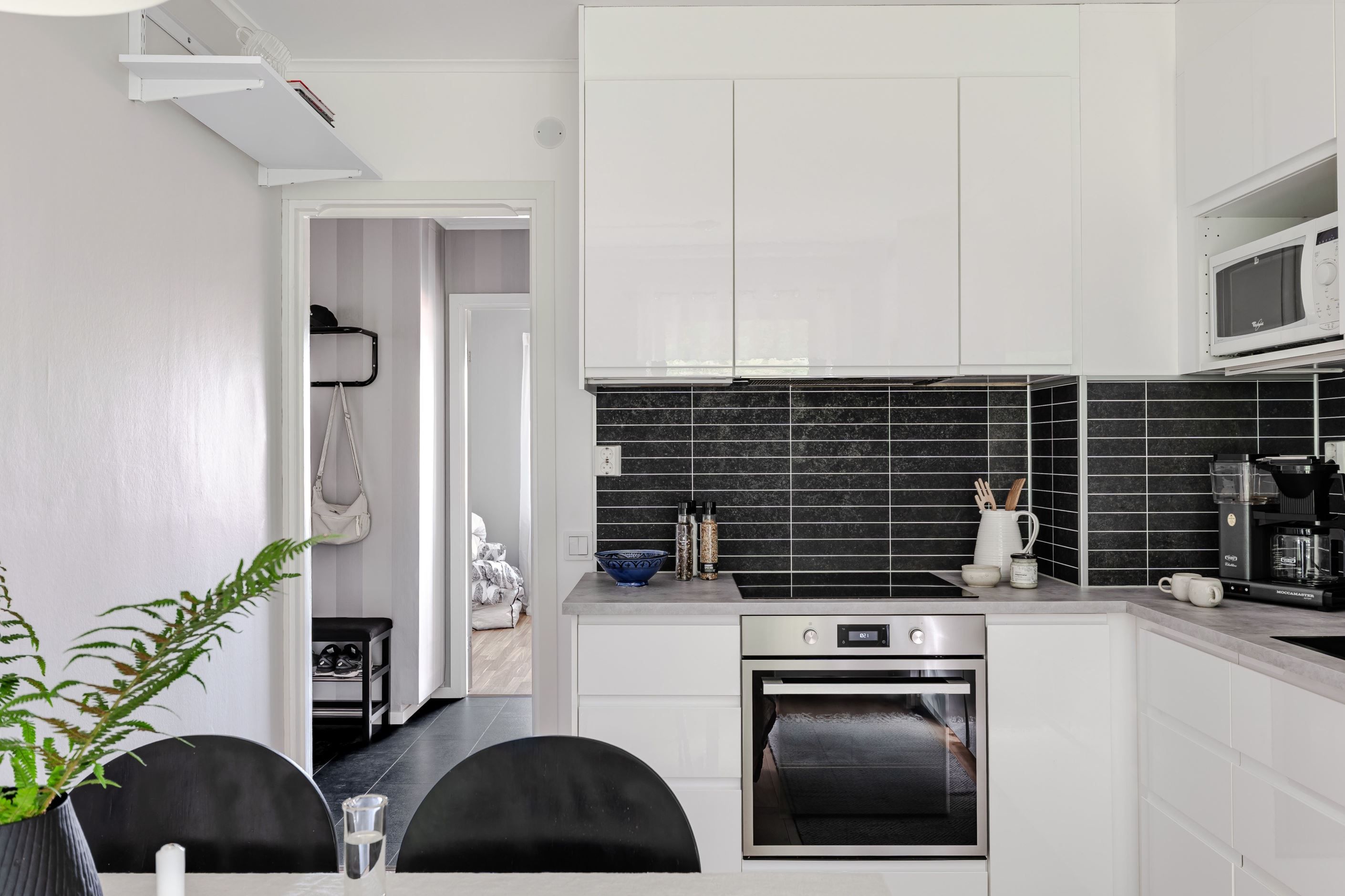 Stilfullt och fint kök med plats för matbord