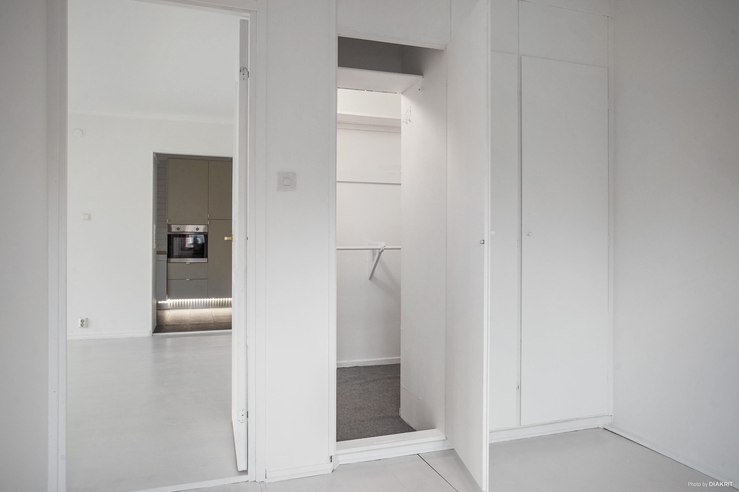 Sovrum 2 med  klädkammare