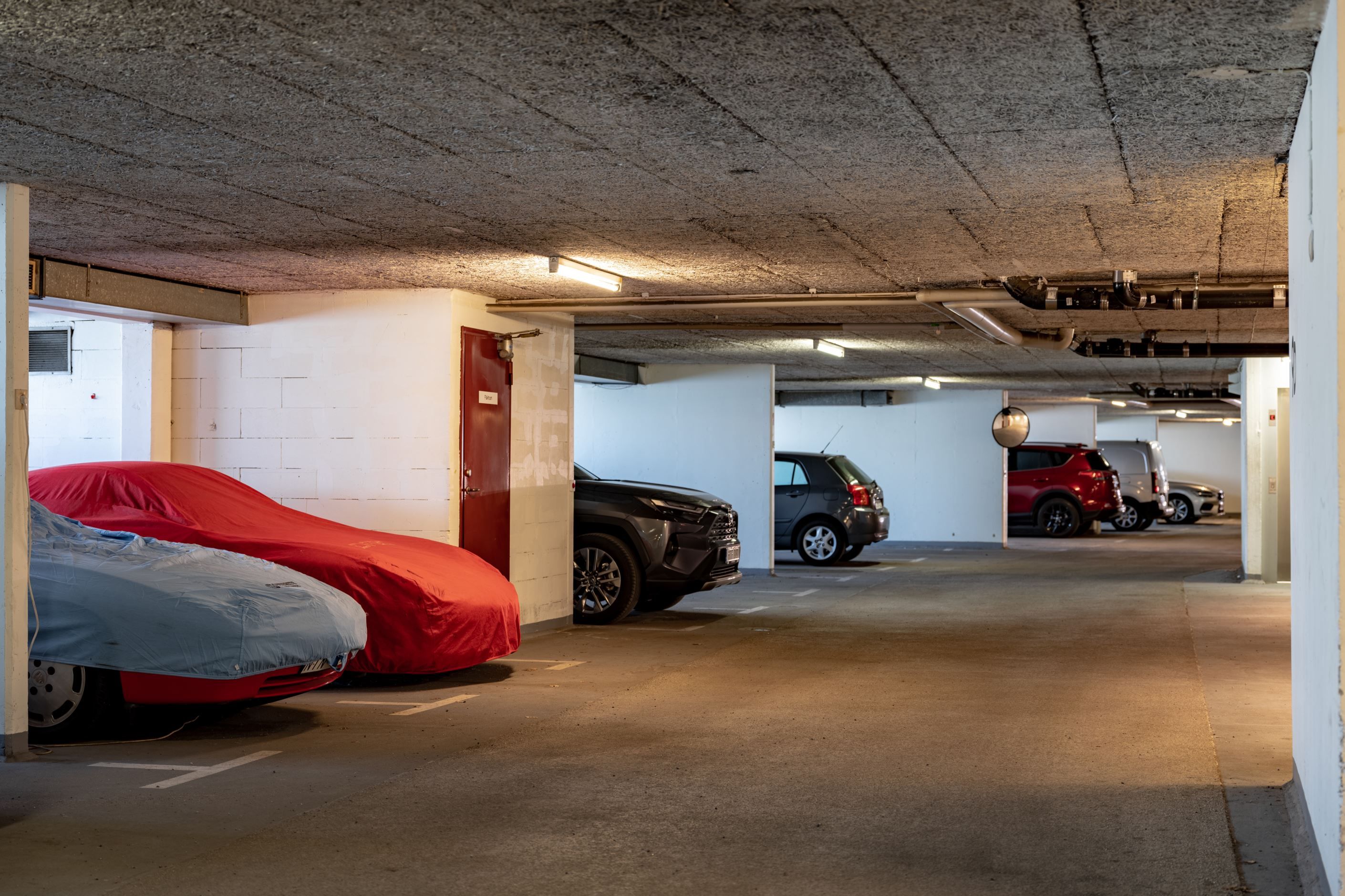 Egen garageplats nås via hiss!