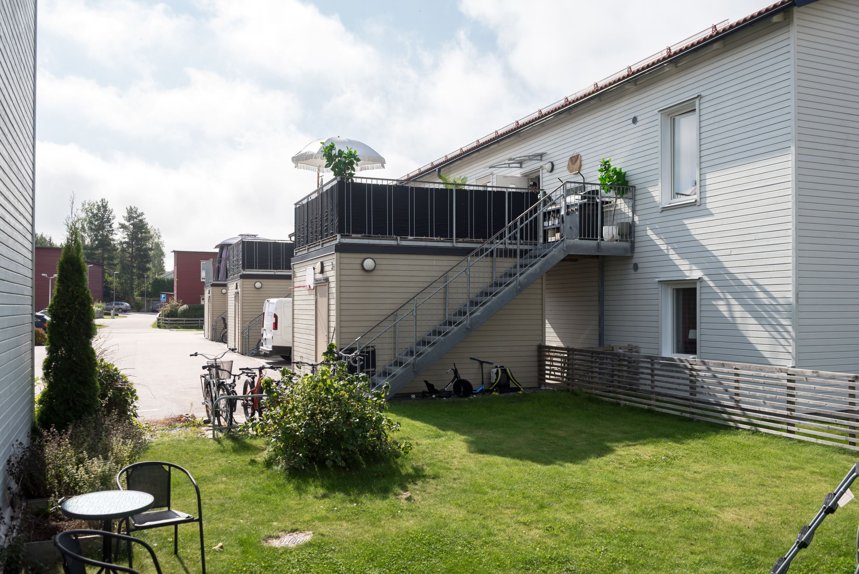 Lekytor precis intill bostaden