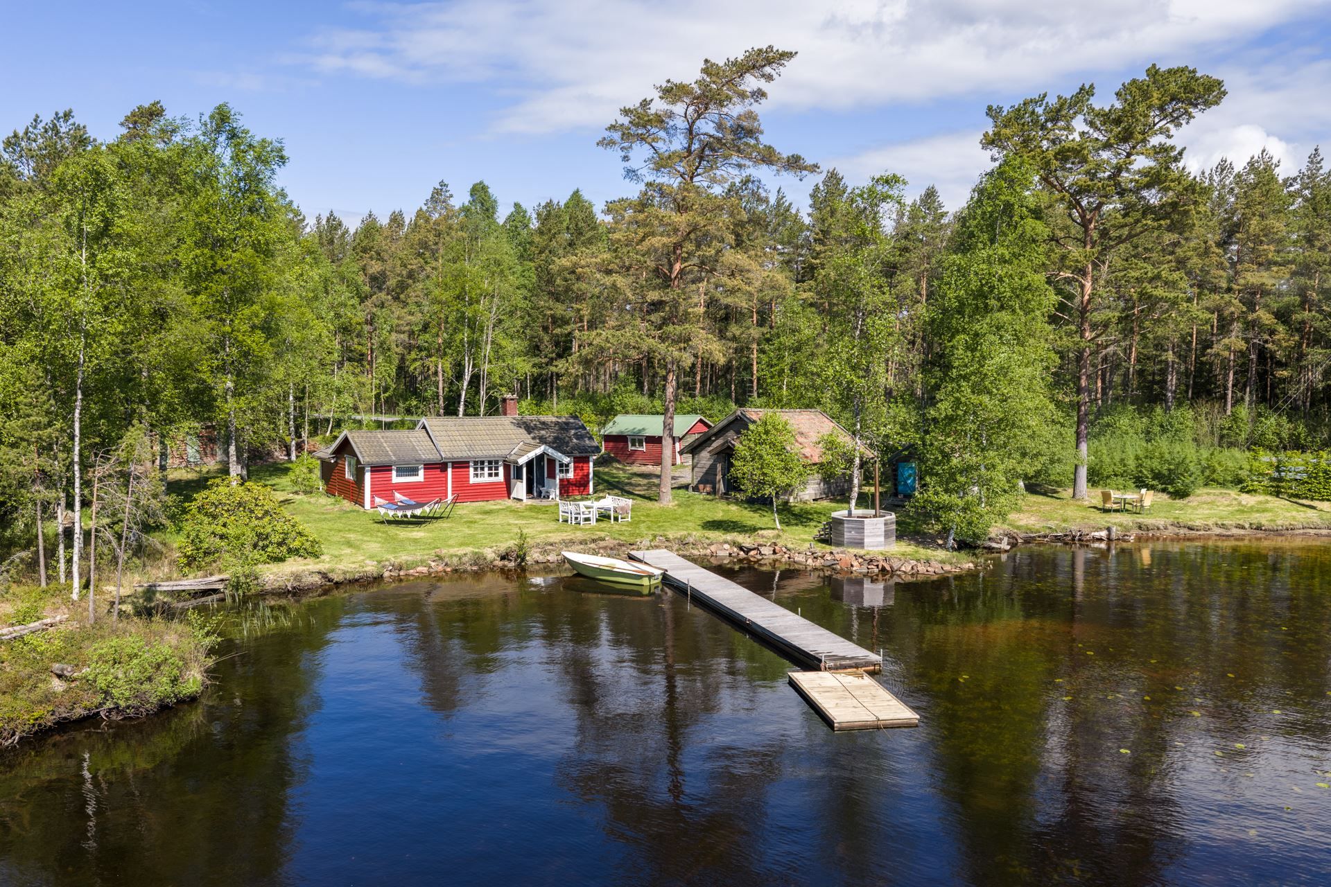 Välkommen till midsommardrömmen - Bondstorp Sjösala 1.