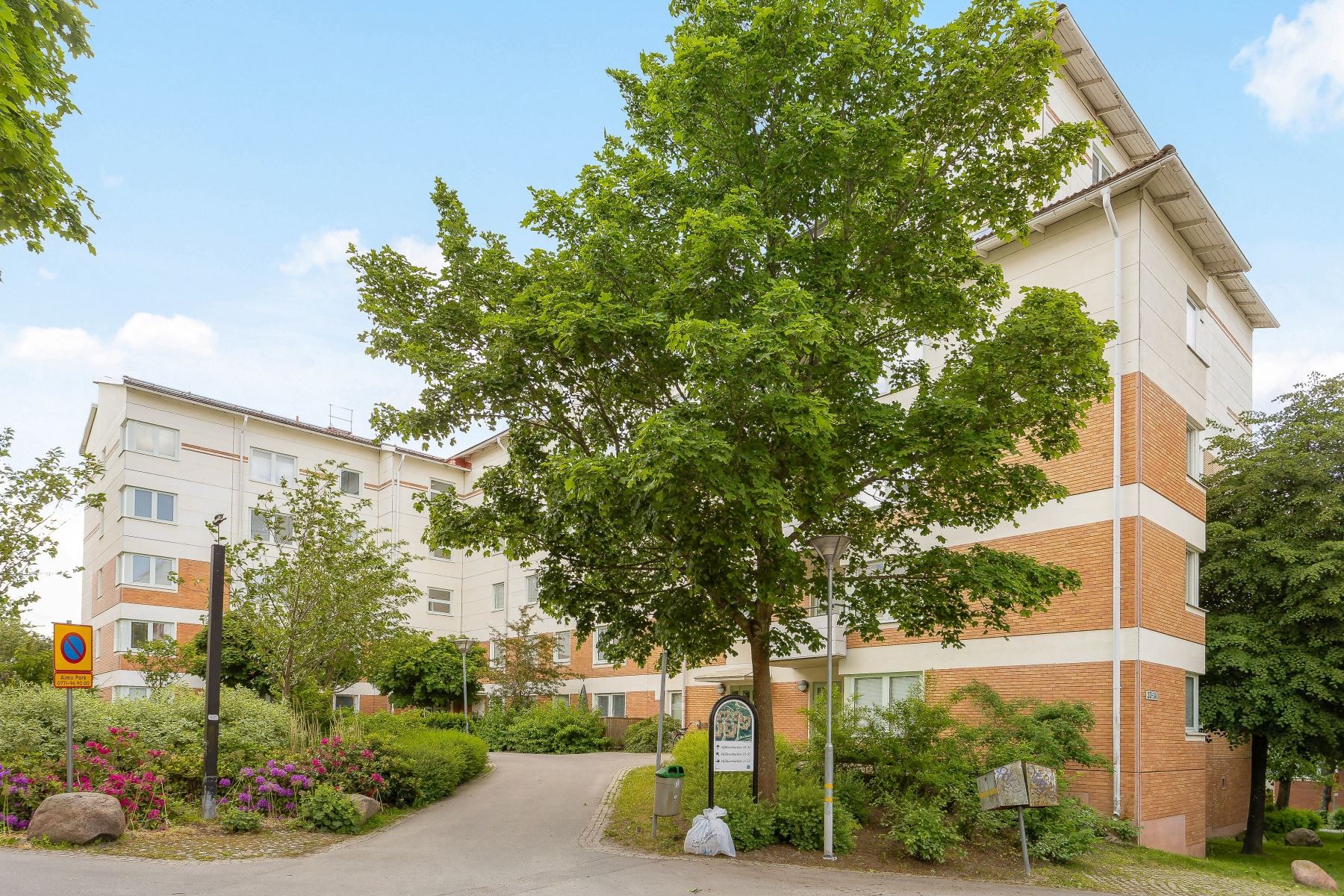 Utsikt mot innergård