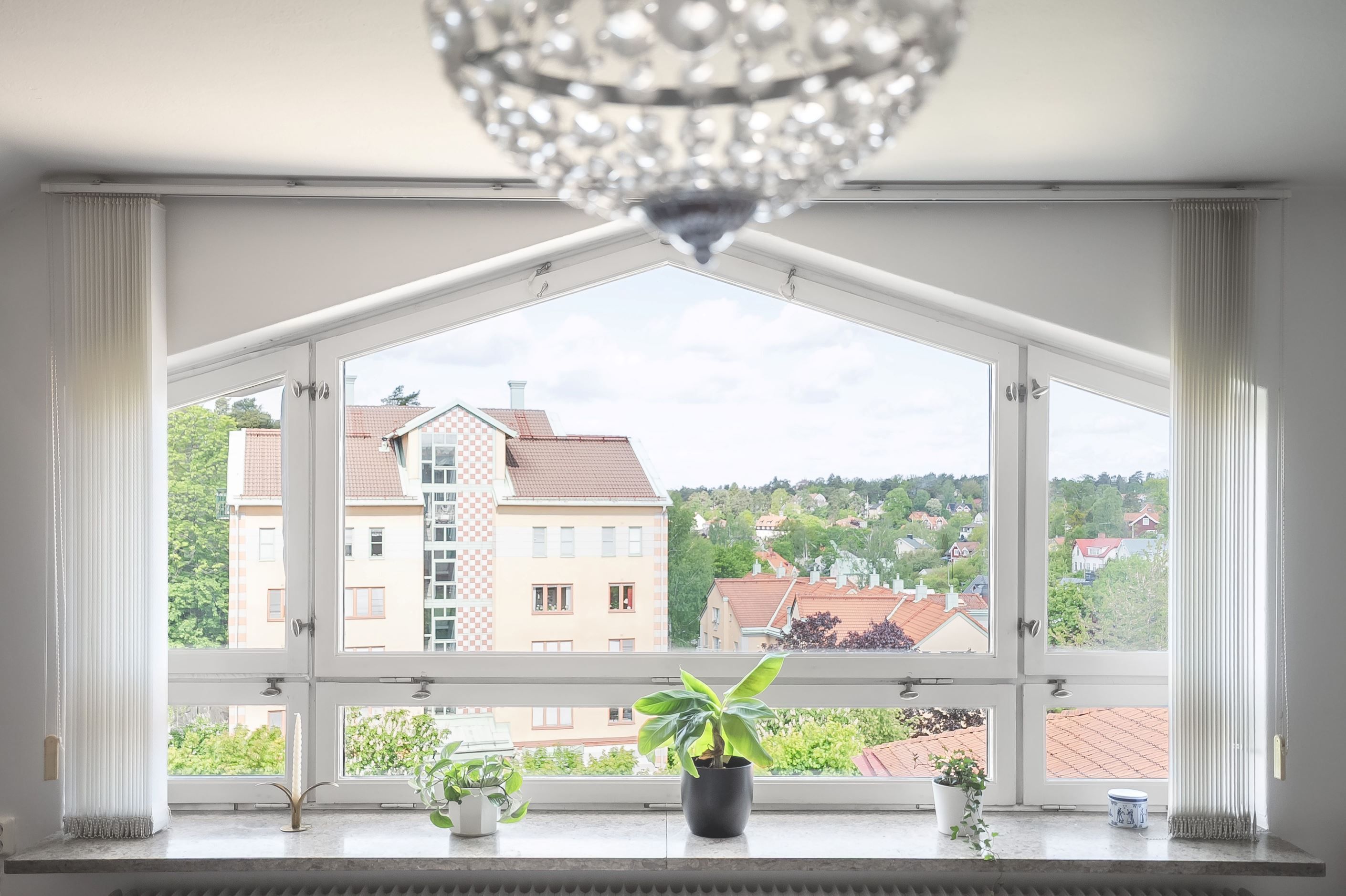 Det vackra fönstret från vardagsrummet