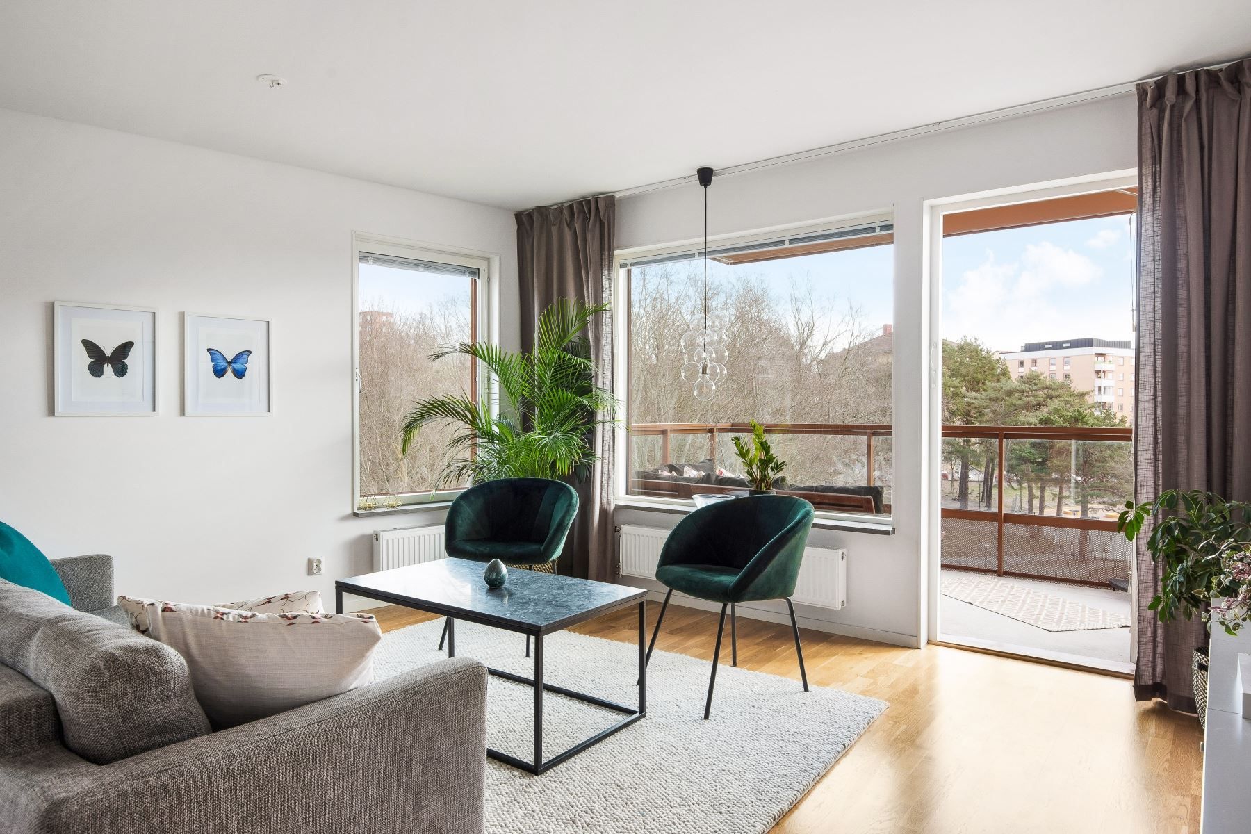 Gavelfönster i vardagsrummet