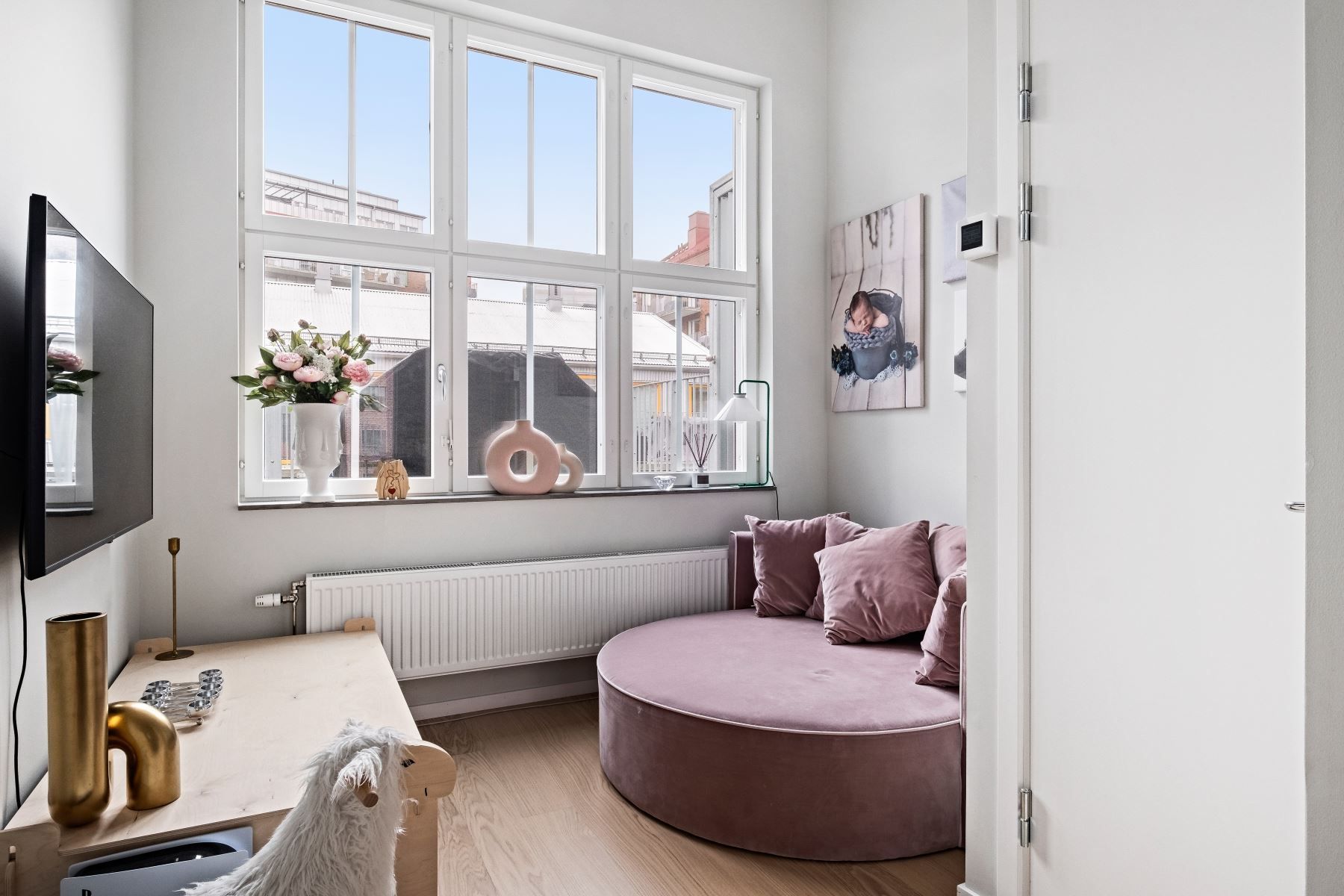Loungerum invid balkong och terrass