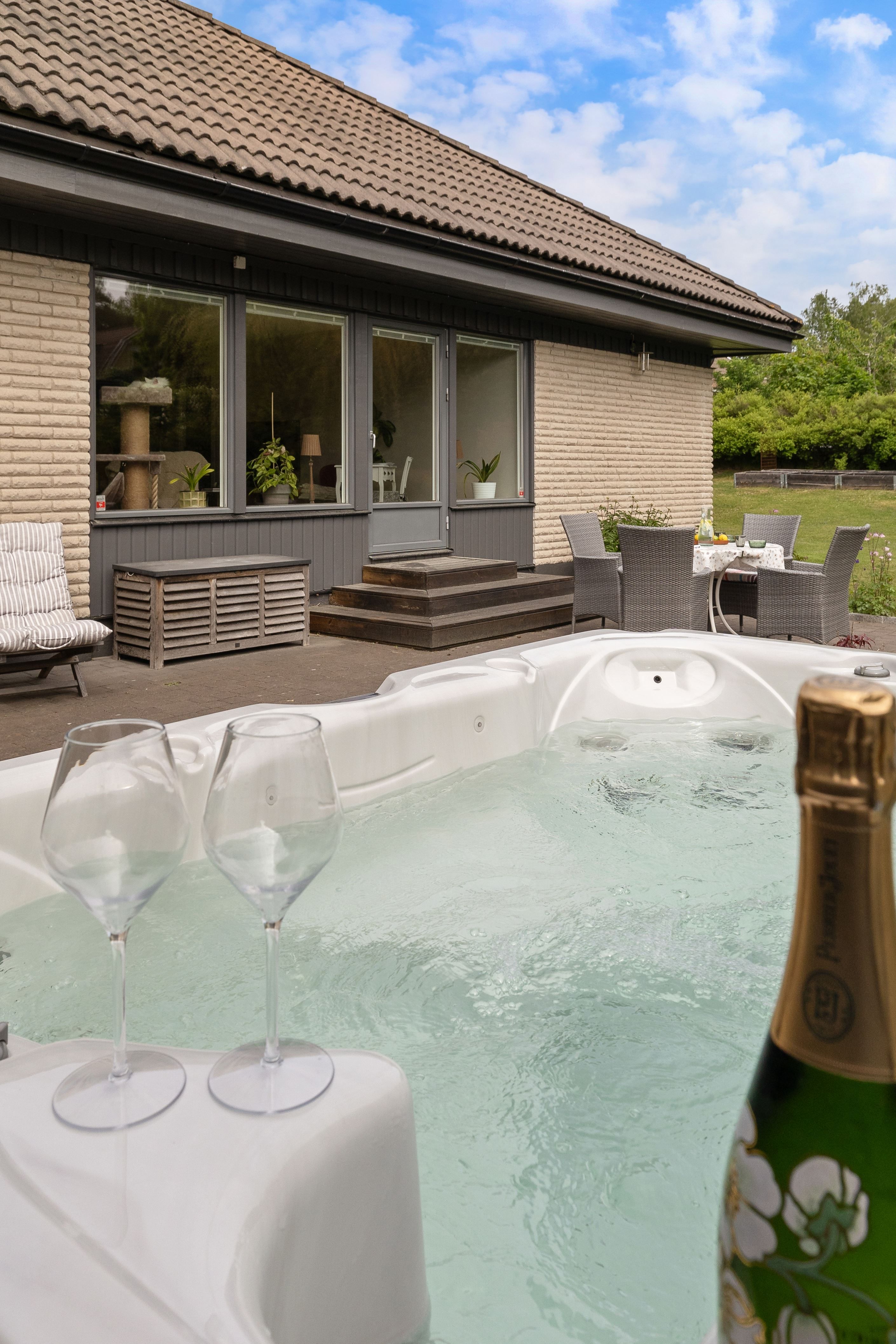Jacuzzi