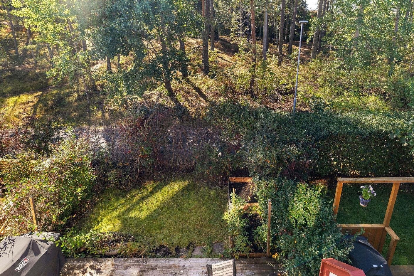 Tomten Utsikt från sovrum 2