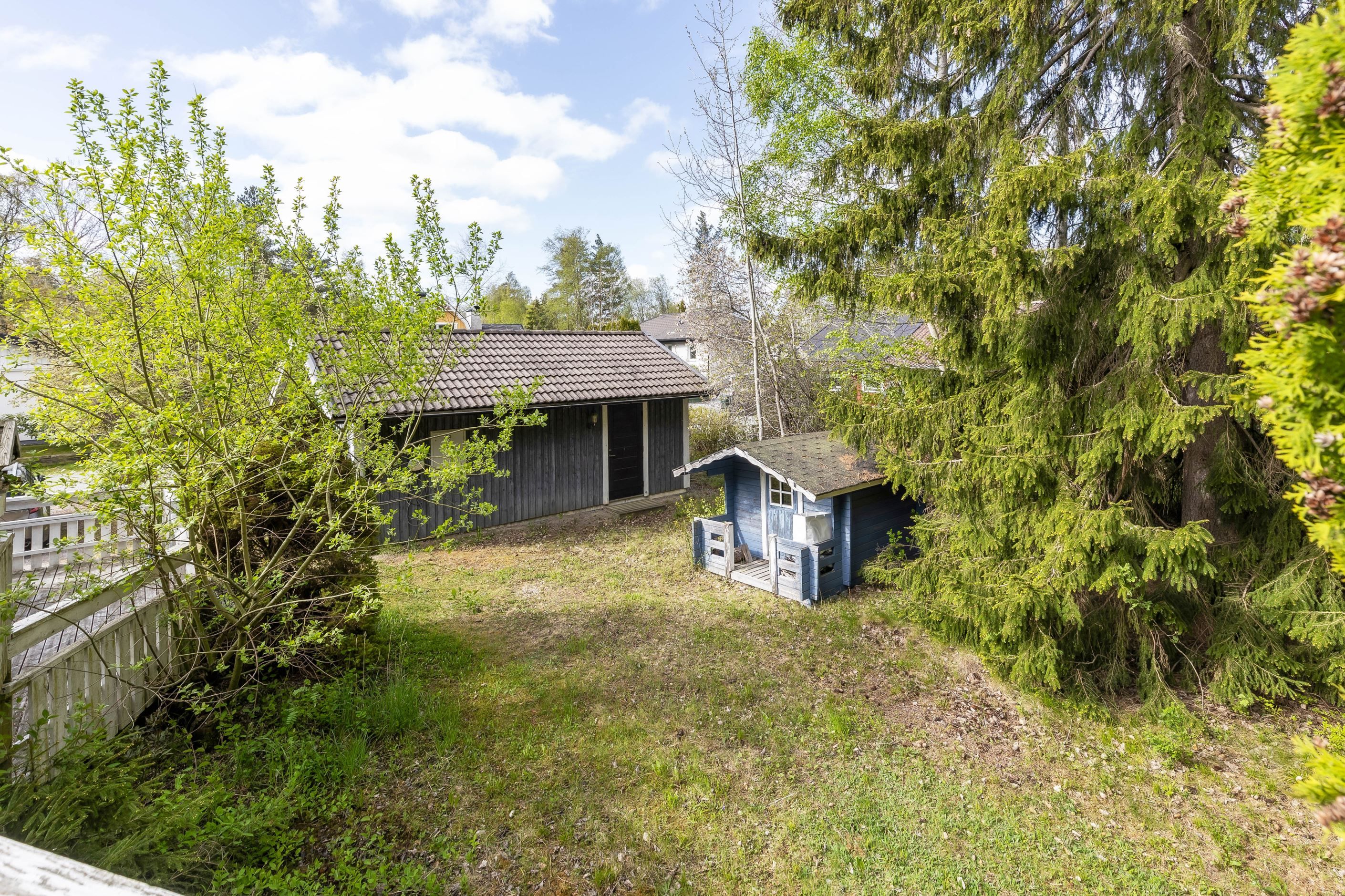 Garage & lekstuga