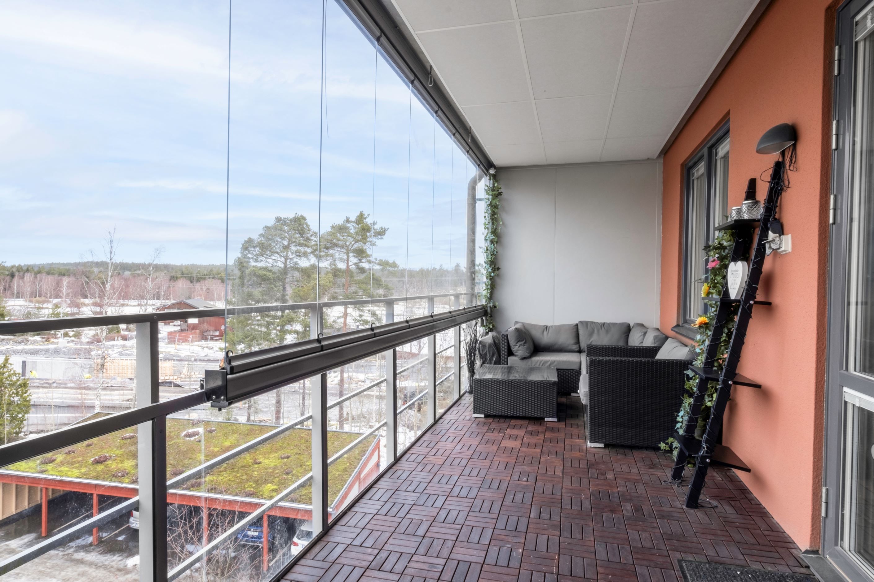 Stor balkong i västläge