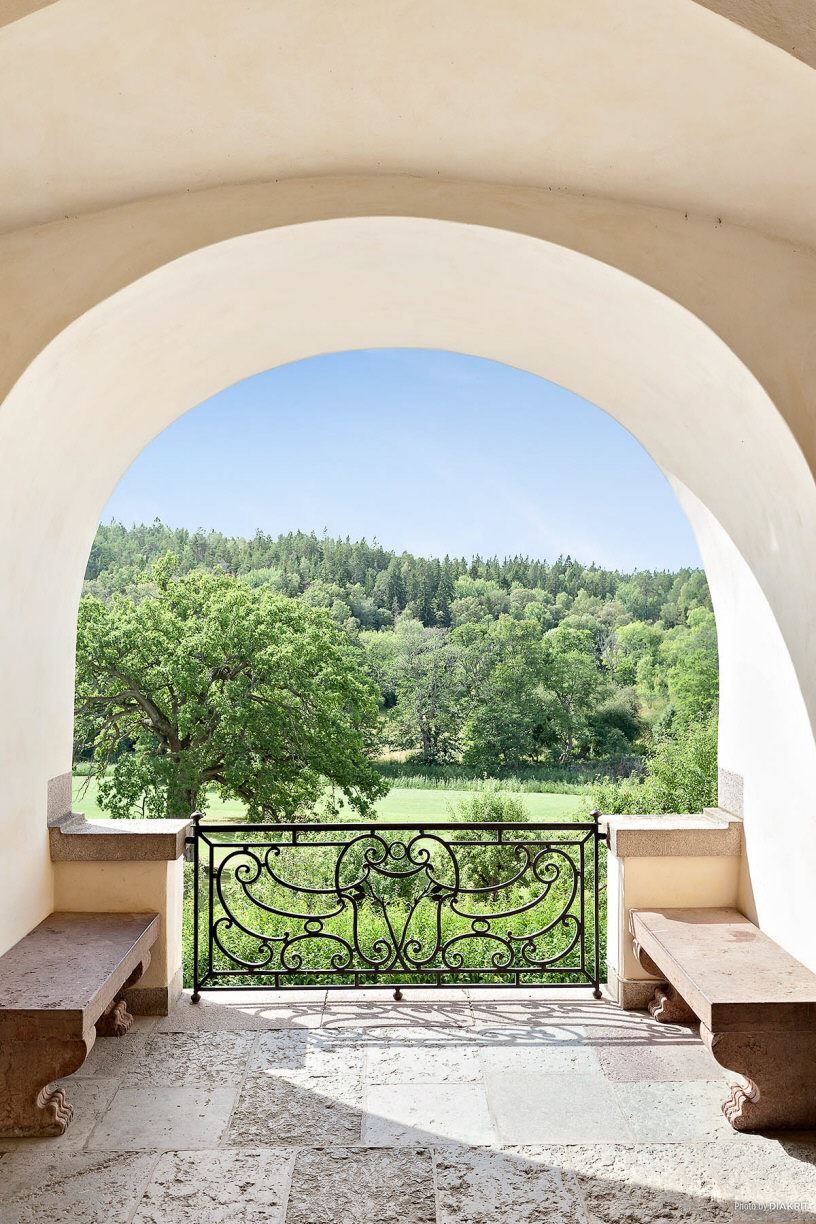 Vackra slottmiljöer vid Tyresö Slott