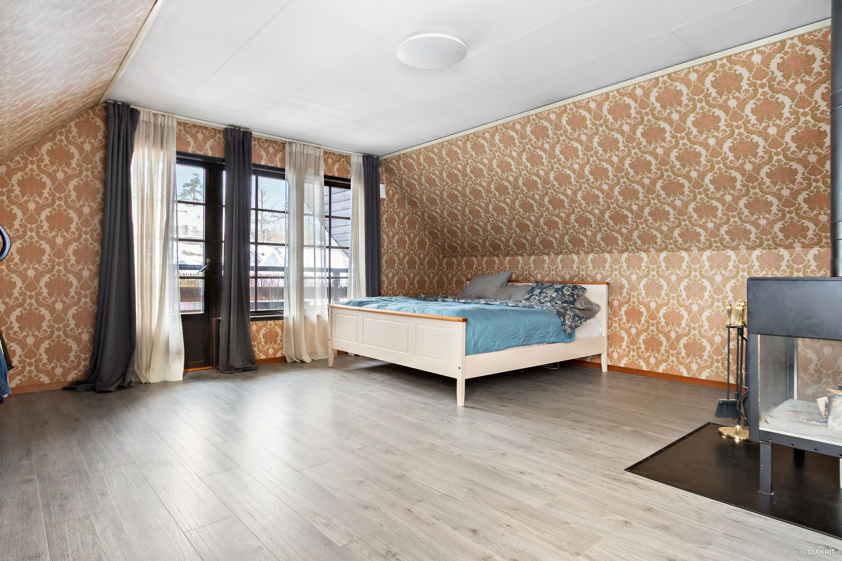 Allrum/sovrum (3) på övre plan