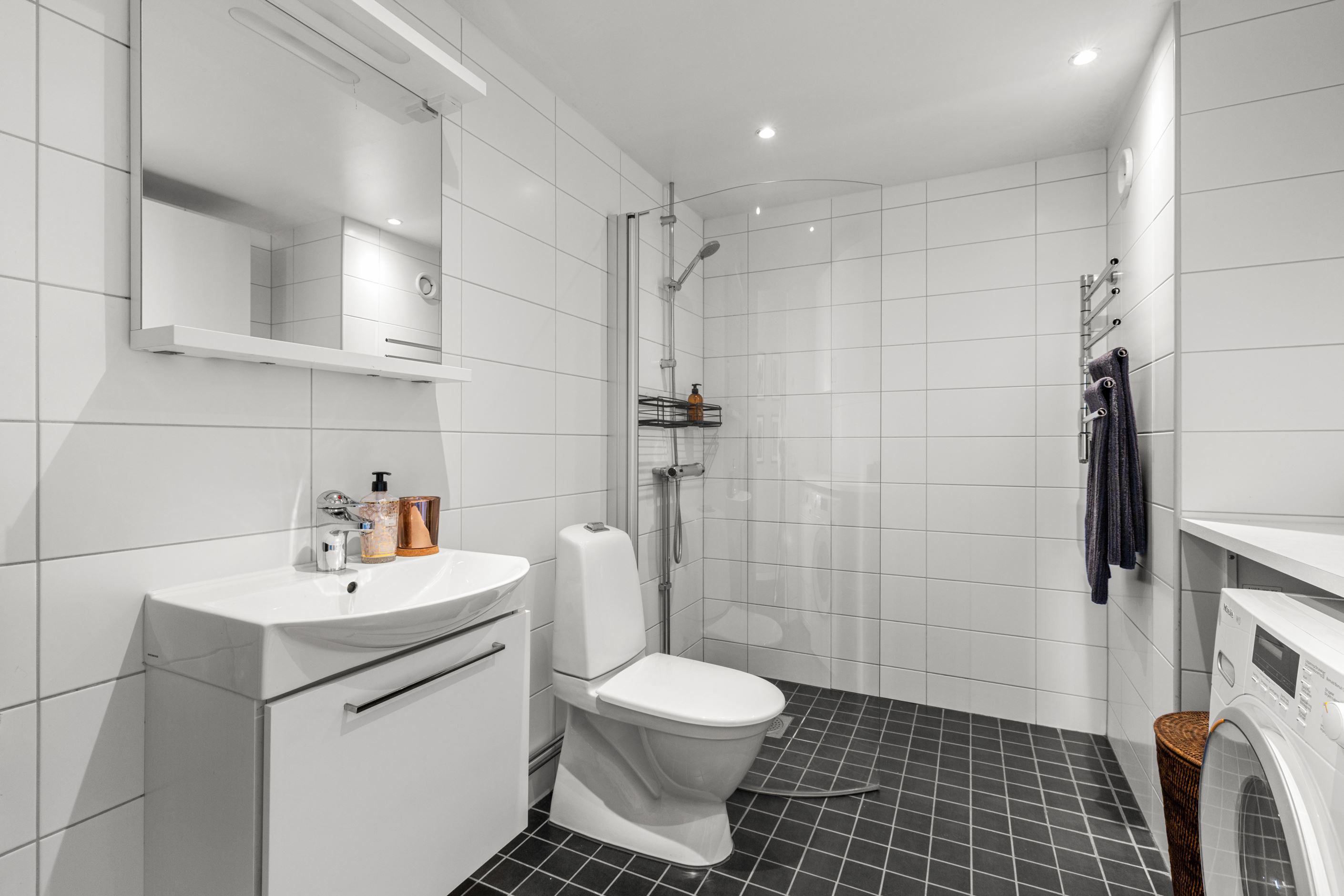 Badrum och tvättrum.