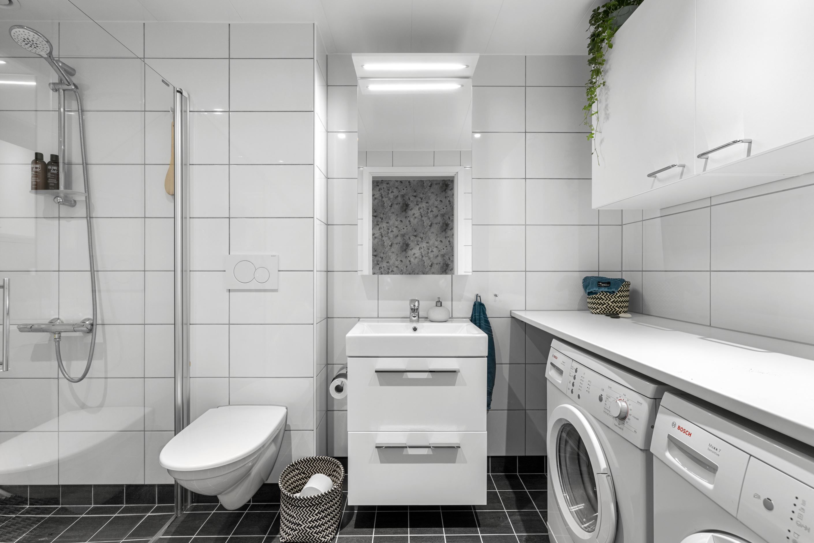 Badrum och tvättrum.