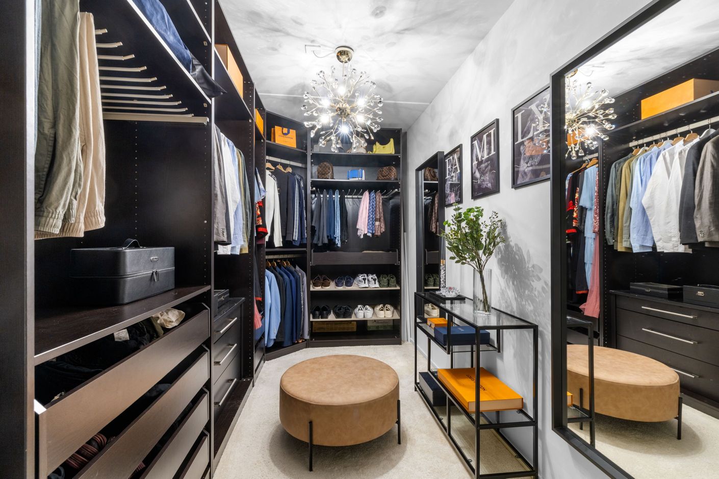Walk in closet