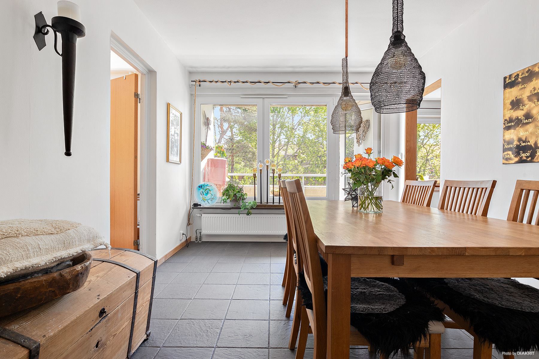 Matsal/salong med utgång till balkong