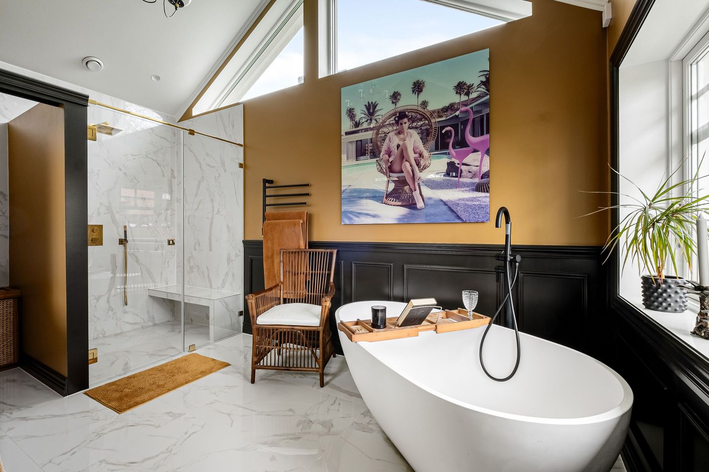 Badrum i master bedroom