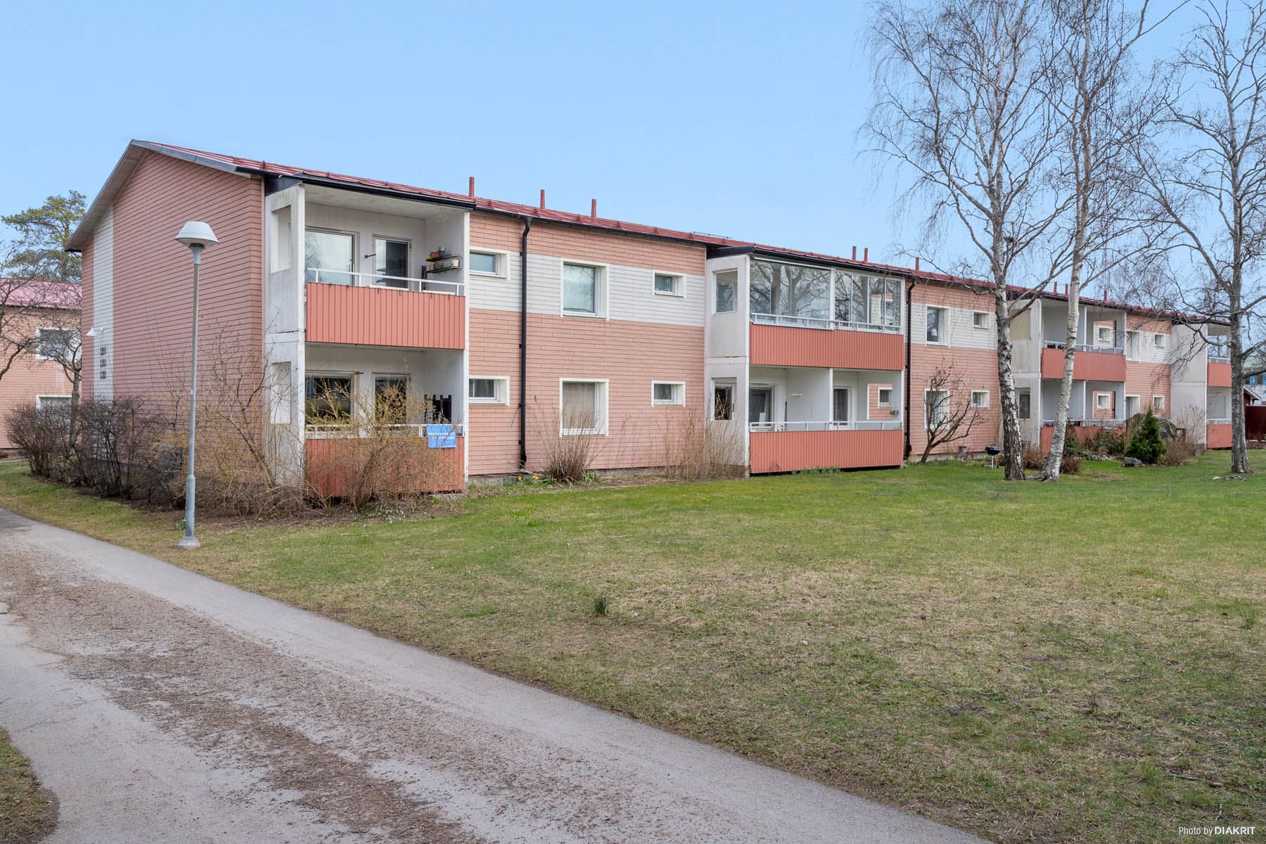 Topprenoverad bostad om 3 rok i populära Brf Pluto!
