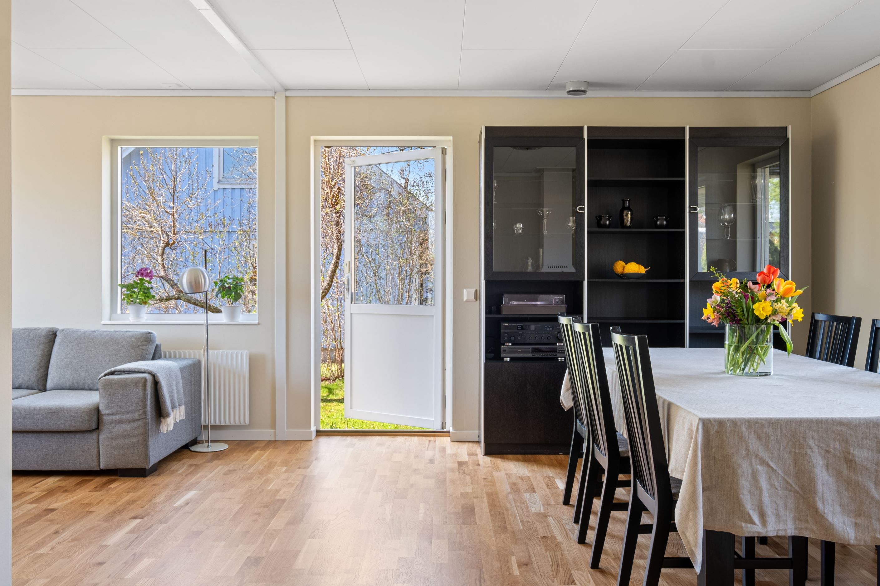 Utgång till trädgården