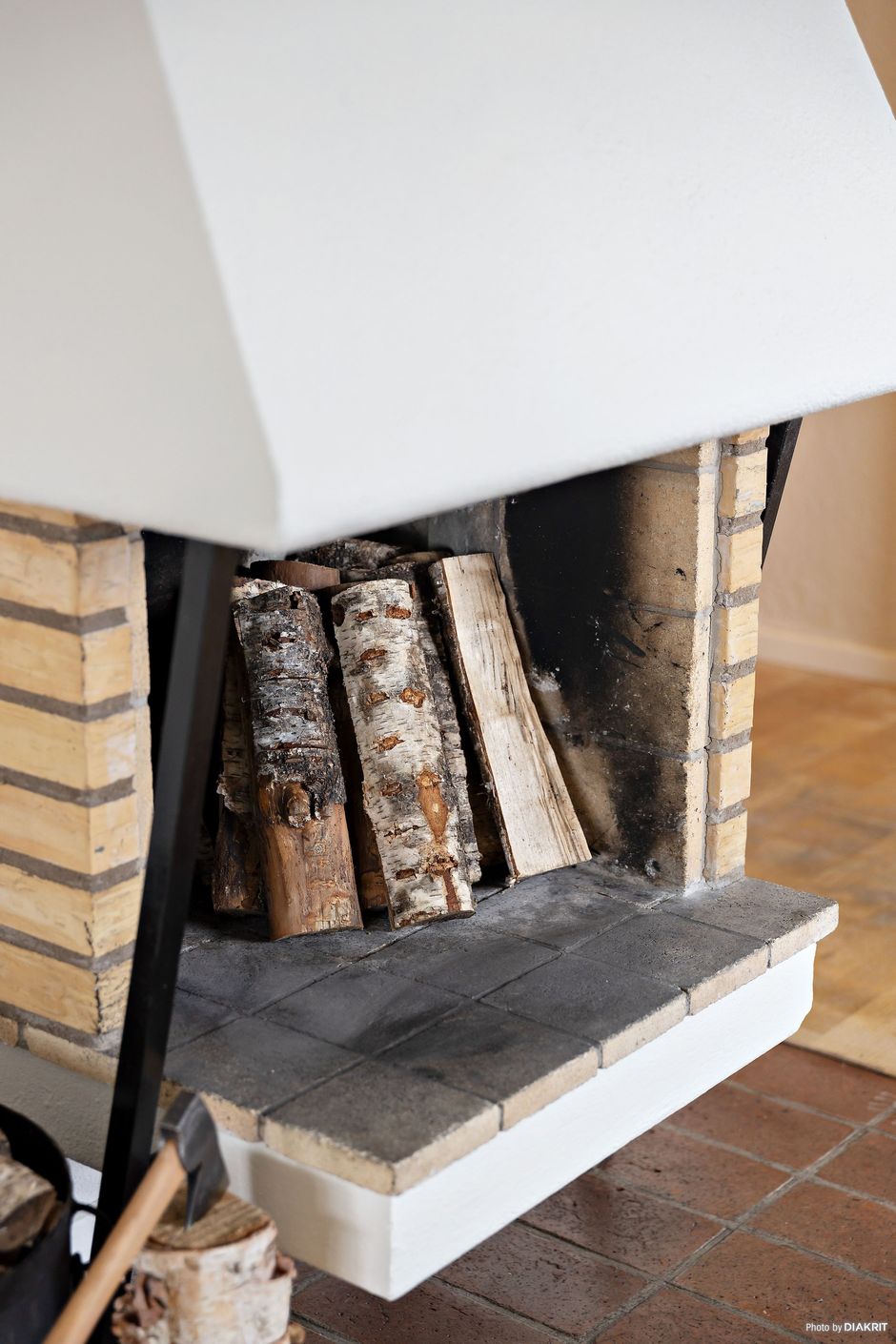 Öppen spis i vardagsrummet