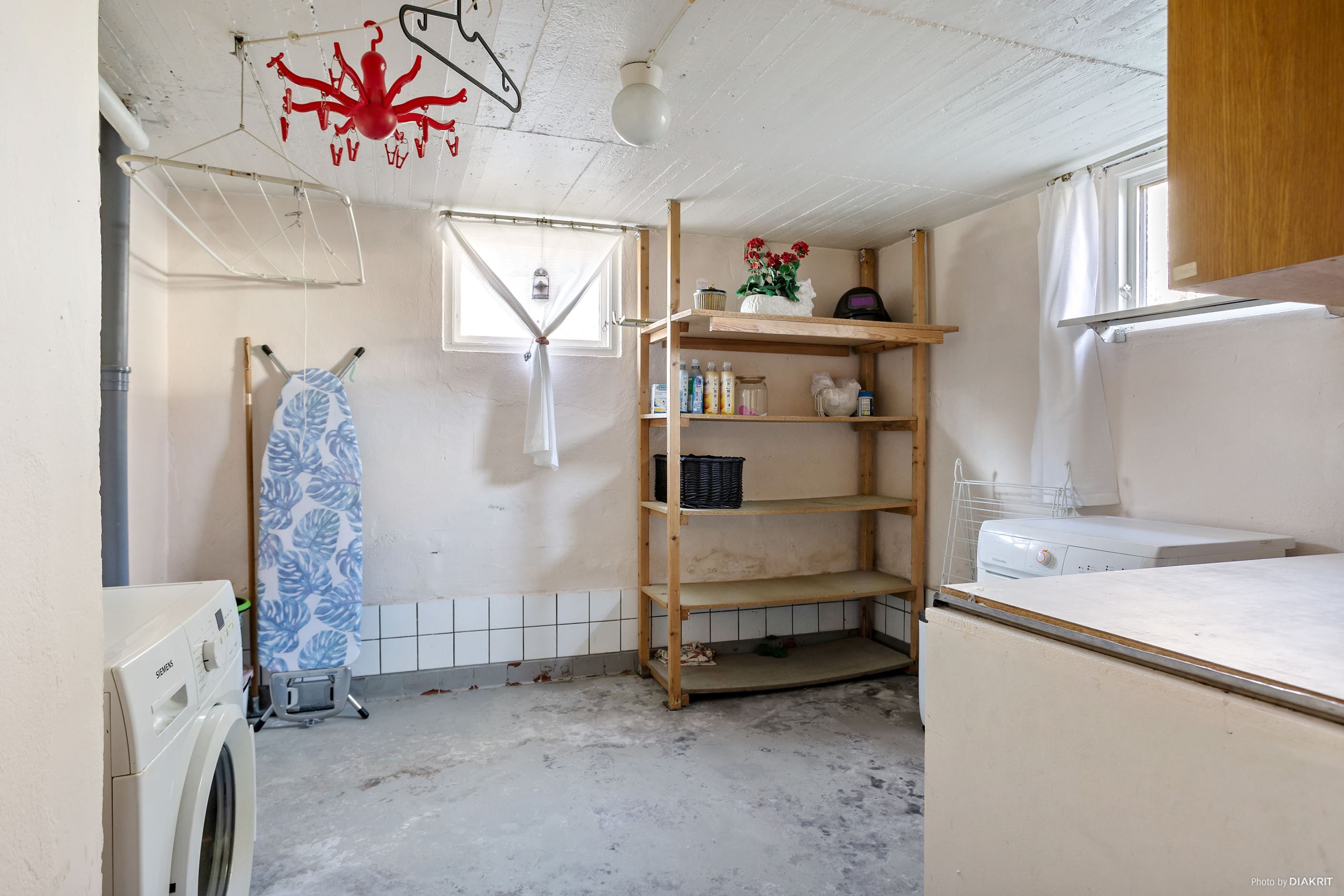 Praktisk tvättstuga källaren